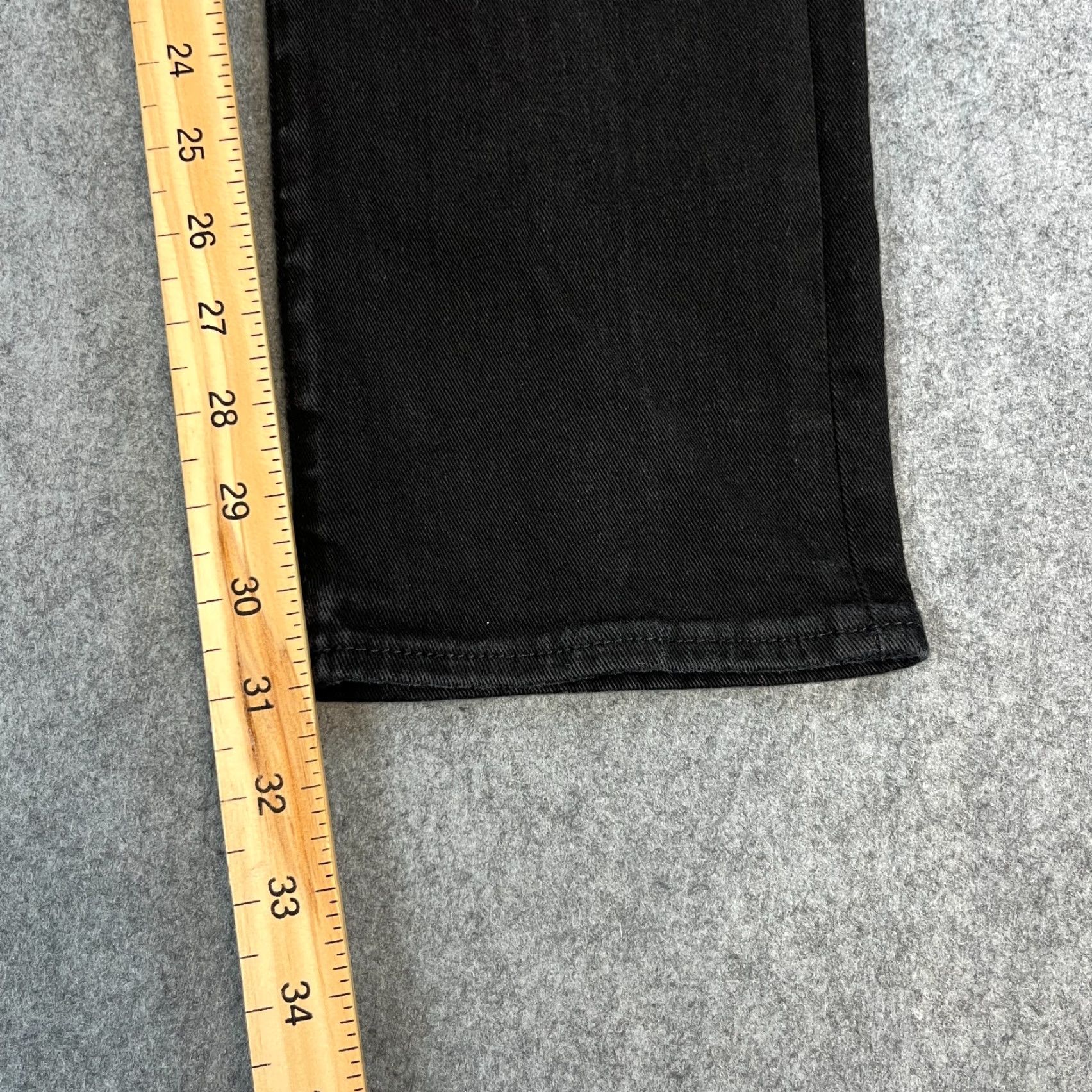 Hugo Boss HUGO BOSS Jeans Slim 34 Dark Wash Black Delaware 5-Pocket Denim Mens Slim Fit Fashion Tapered Stitch Logo Waist 34 Inseam 32"} Size US 34 / EU 50 - 4 Thumbnail