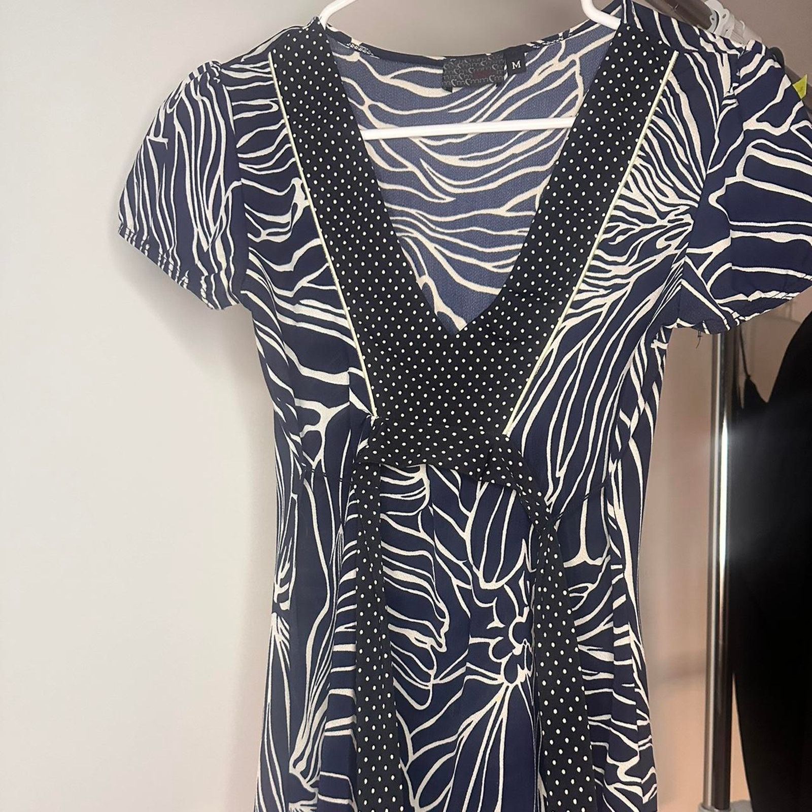 Other Beautiful vintage dress size medium it has a belt Size M / US 6-8 / IT 42-44 - 1 Thumbnail