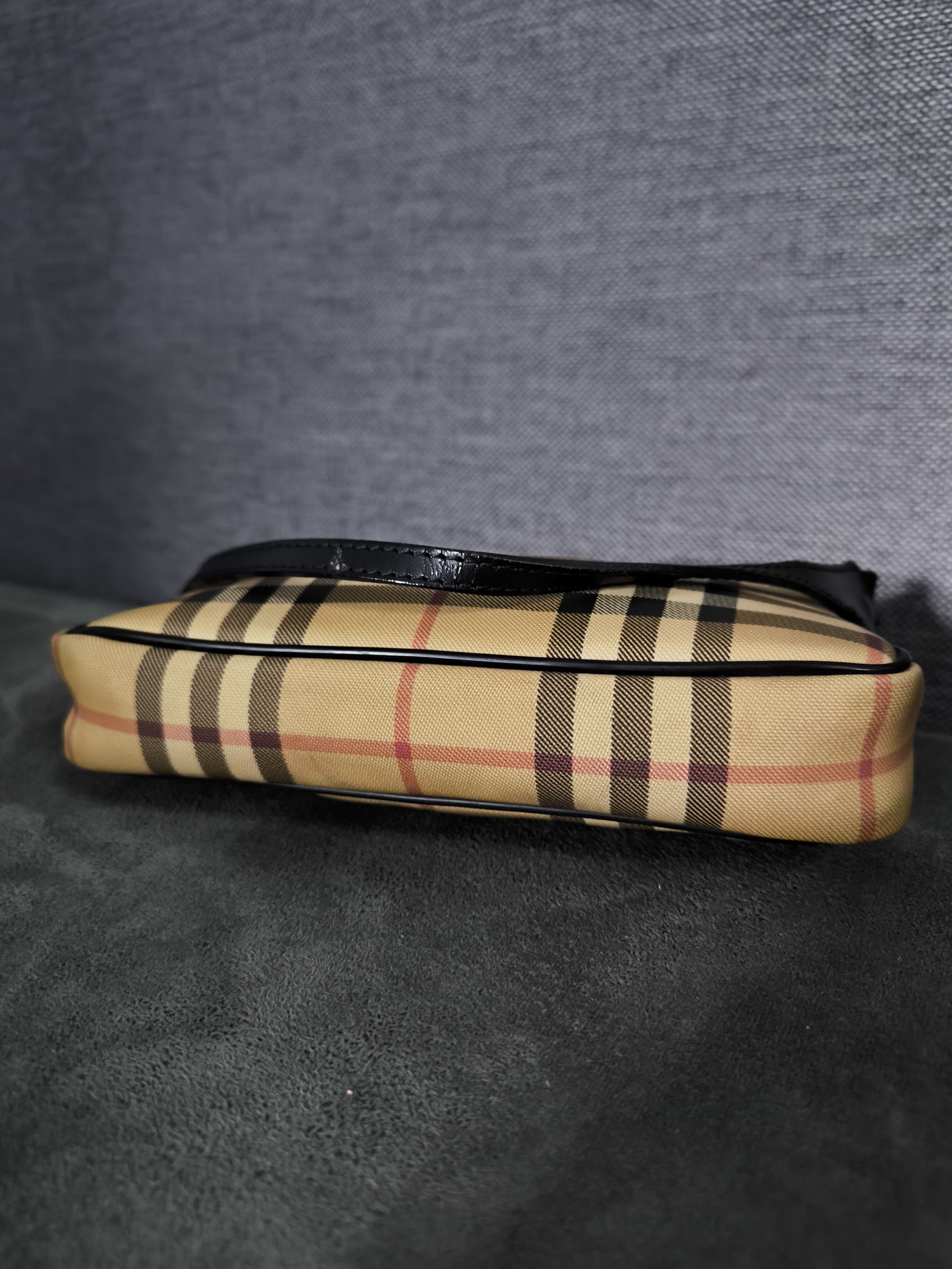 Burberry Classic Pochette バーバリー ビンテージ Burberry Vintage~Nova Check Haymarket Shoulder Bag ~Pochette