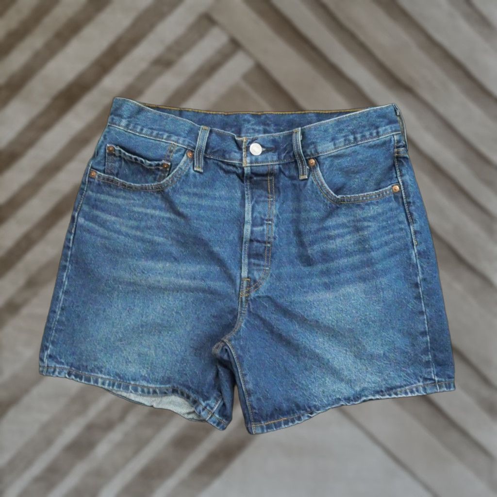 Levi's VINTAGE Levis 501 Shorts Womens 34 Blue Denim Button Fly Fade Whiskers 33x6 Size 24" / US 00 / IT 34 - 1 Thumbnail