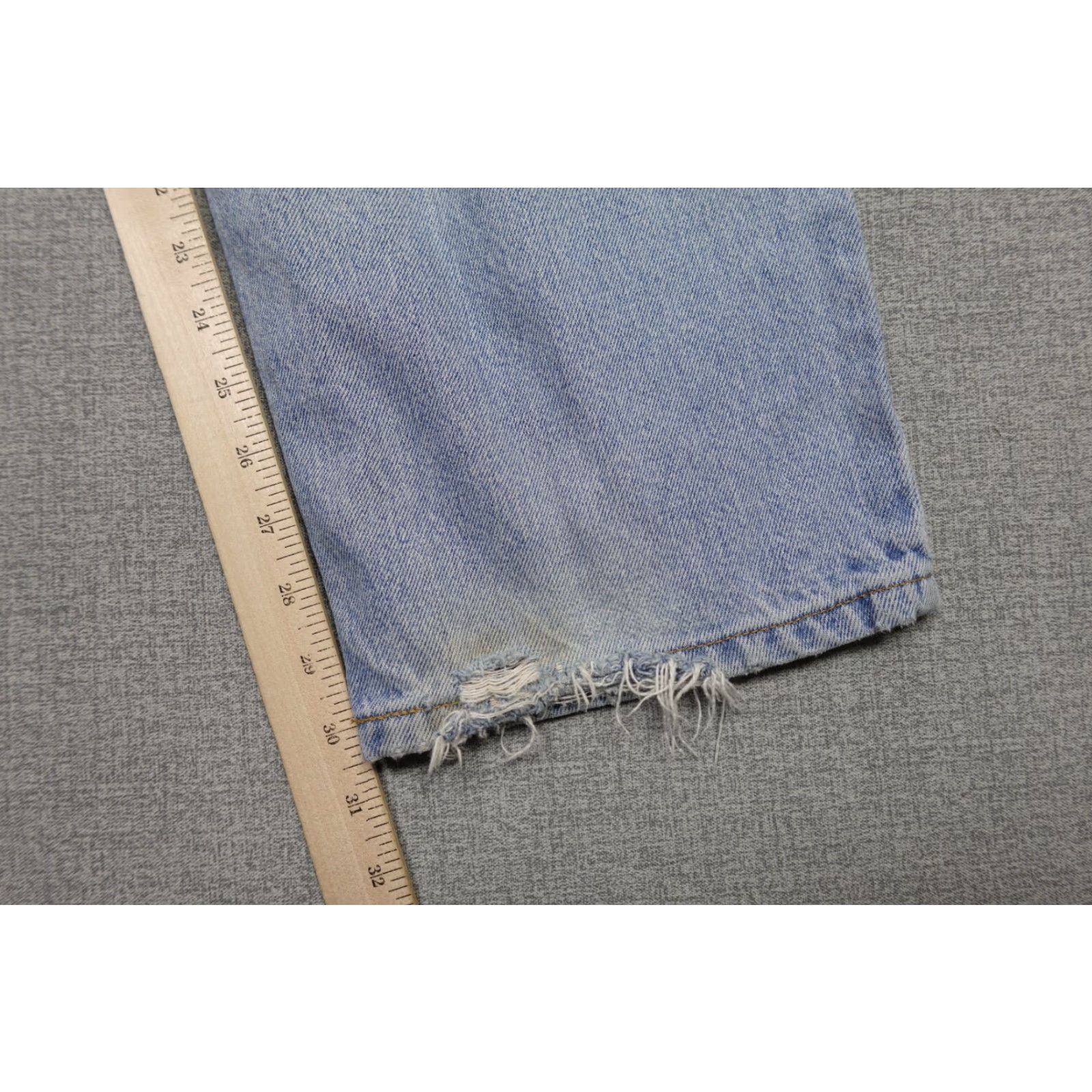 Levi's Levi's 550 Jeans Men 38x30 Blue Relaxed Fit Light Wash Denim Straight 5-Pocket Zipper Belt Loops Men's Jeans Size US 38 / EU 54 - 7 Thumbnail