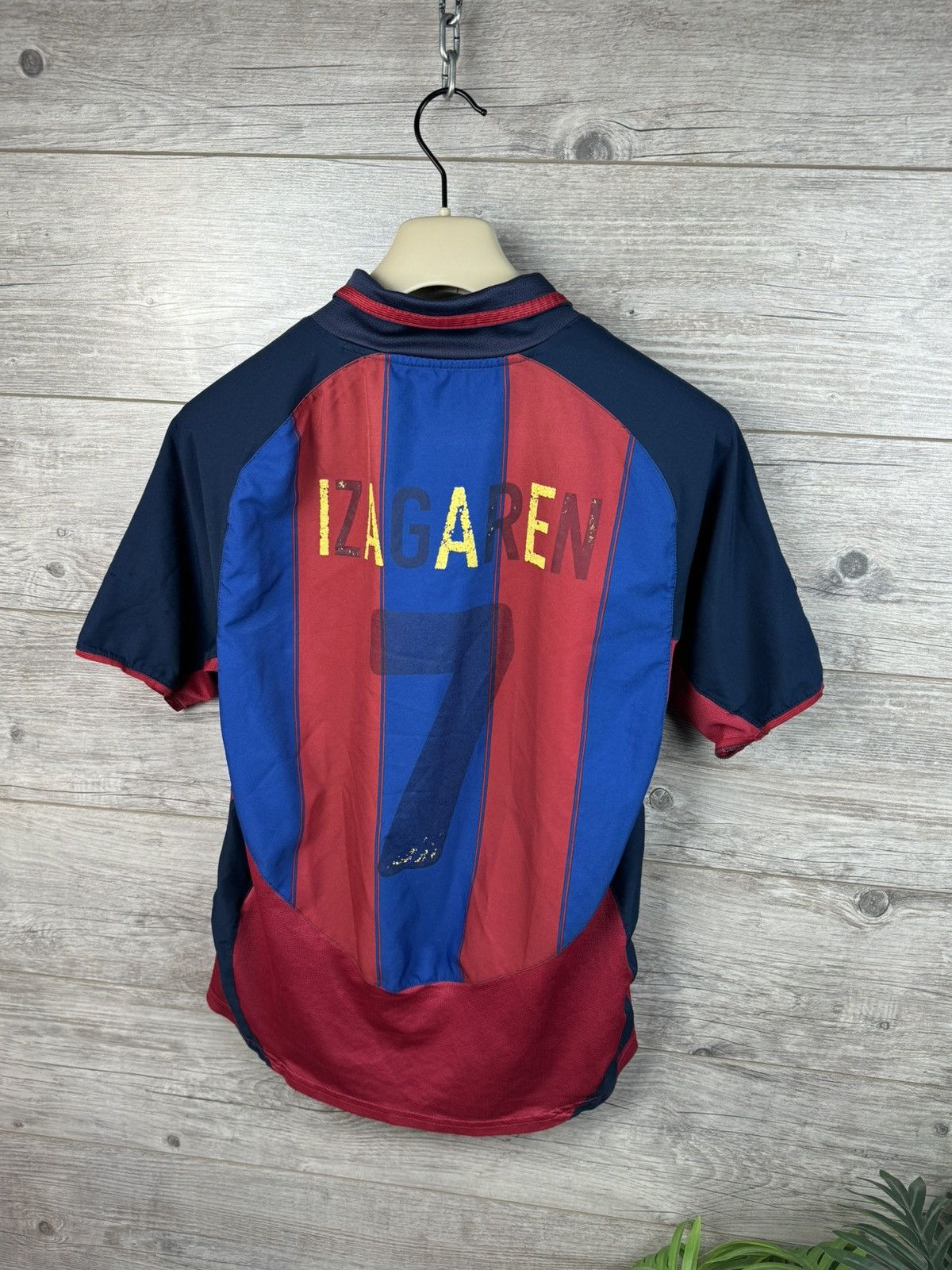 Nike Barcelona FC Nike 2003/04 Izagaren 7 Vintage Football Shirt Size US S / EU 44-46 / 1 - 19 Thumbnail