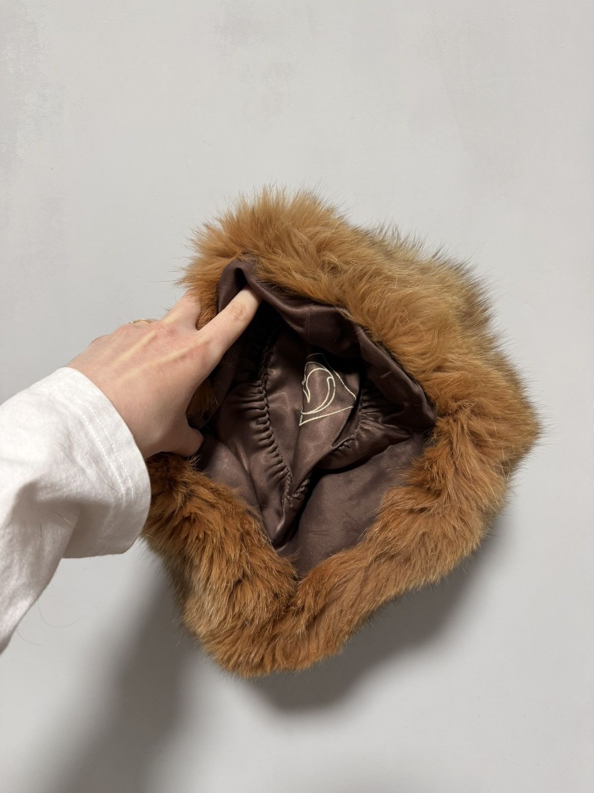 Japanese Brand Vintage Fuzzy Hat Real Fur Beret Style Y2K Yeti balenciaga Size ONE SIZE - 2 Thumbnail