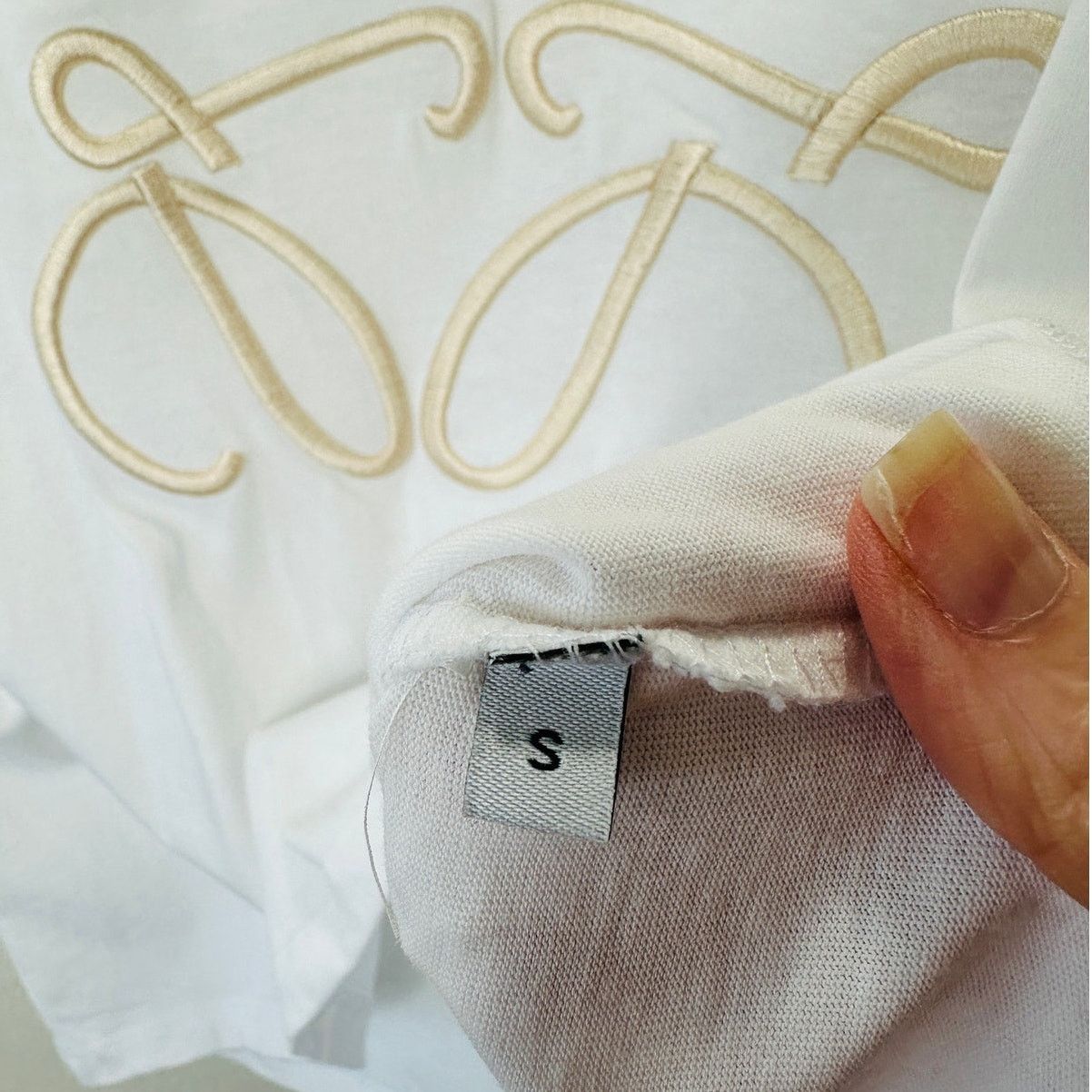 Loewe Loewe White Short Sleeve Cream Embroidered Logo Graphic Tee Size US S / EU 44-46 / 1 - 7 Thumbnail