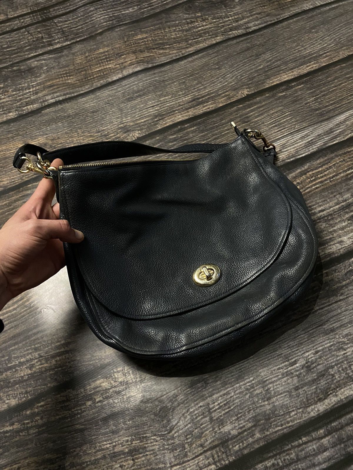 ⚡️COACH LEATHER BAG METAL LOGO