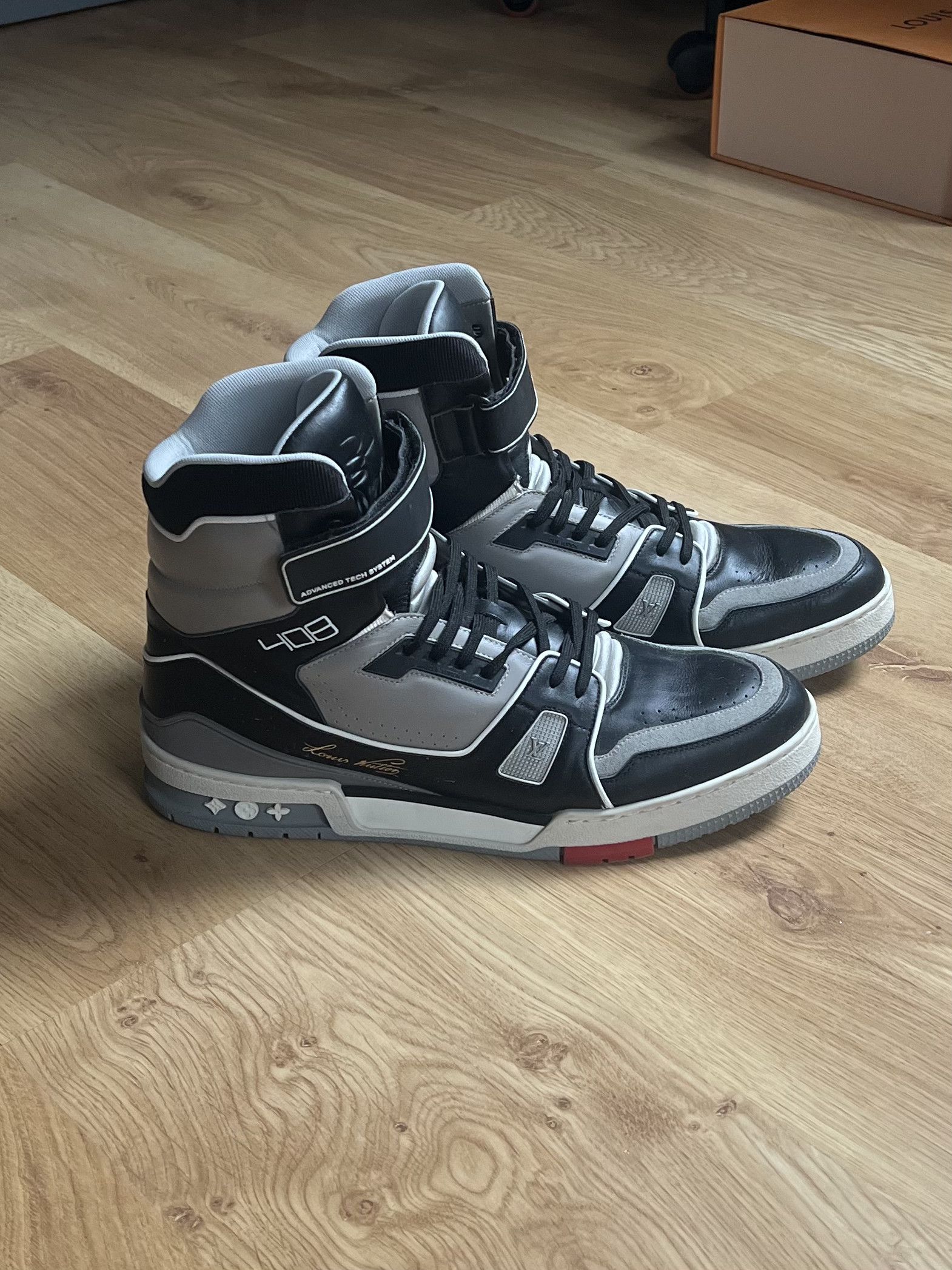 Louis Vuitton Louis Vuitton x Virgil Abloh 408 Trainers Hi Top Sneakers Size US 11 / EU 44 - 2 Thumbnail