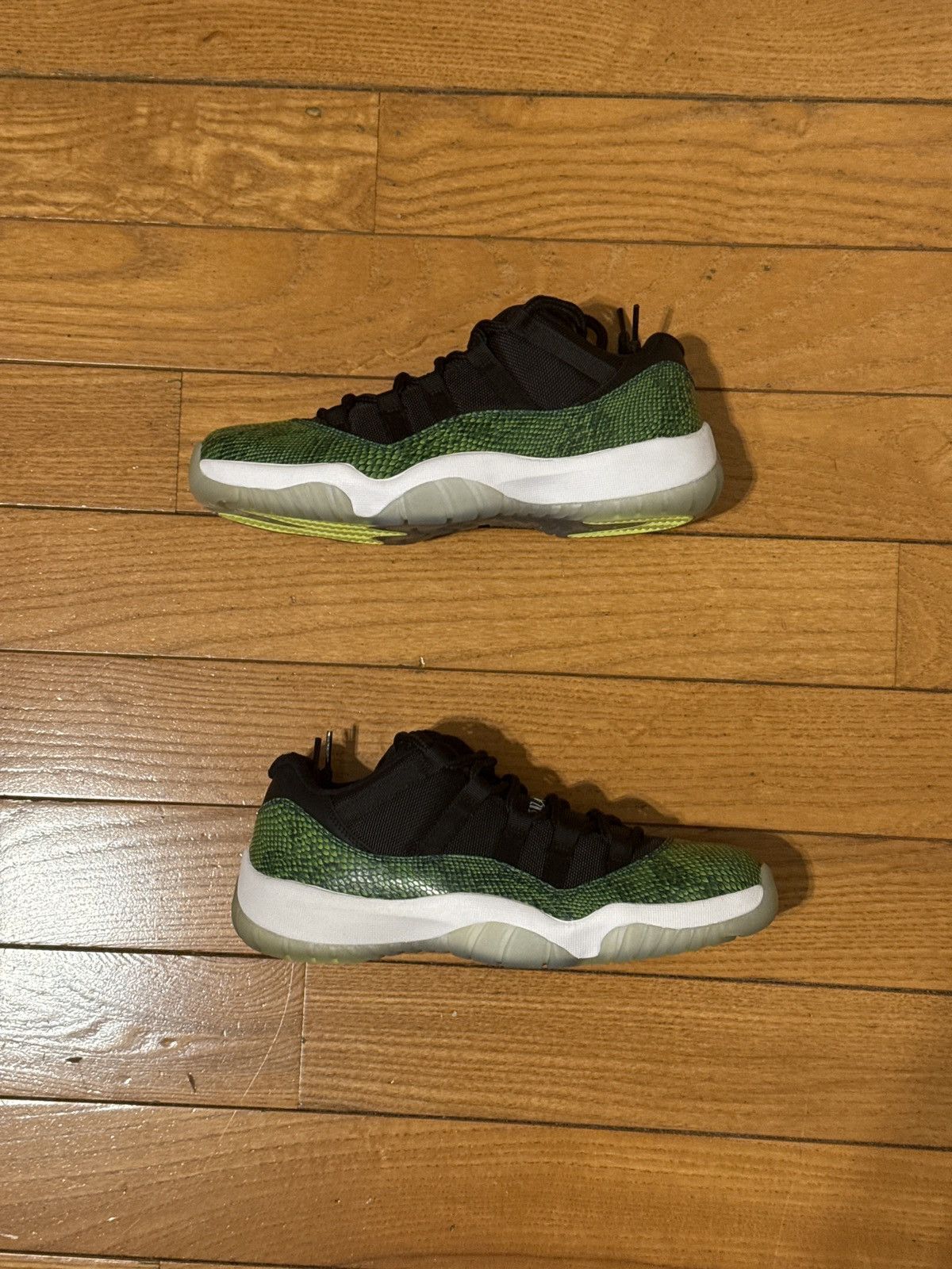 Nike Air Jordan 11 Retro Low Size US 8.5 / EU 41-42 - 2 Thumbnail