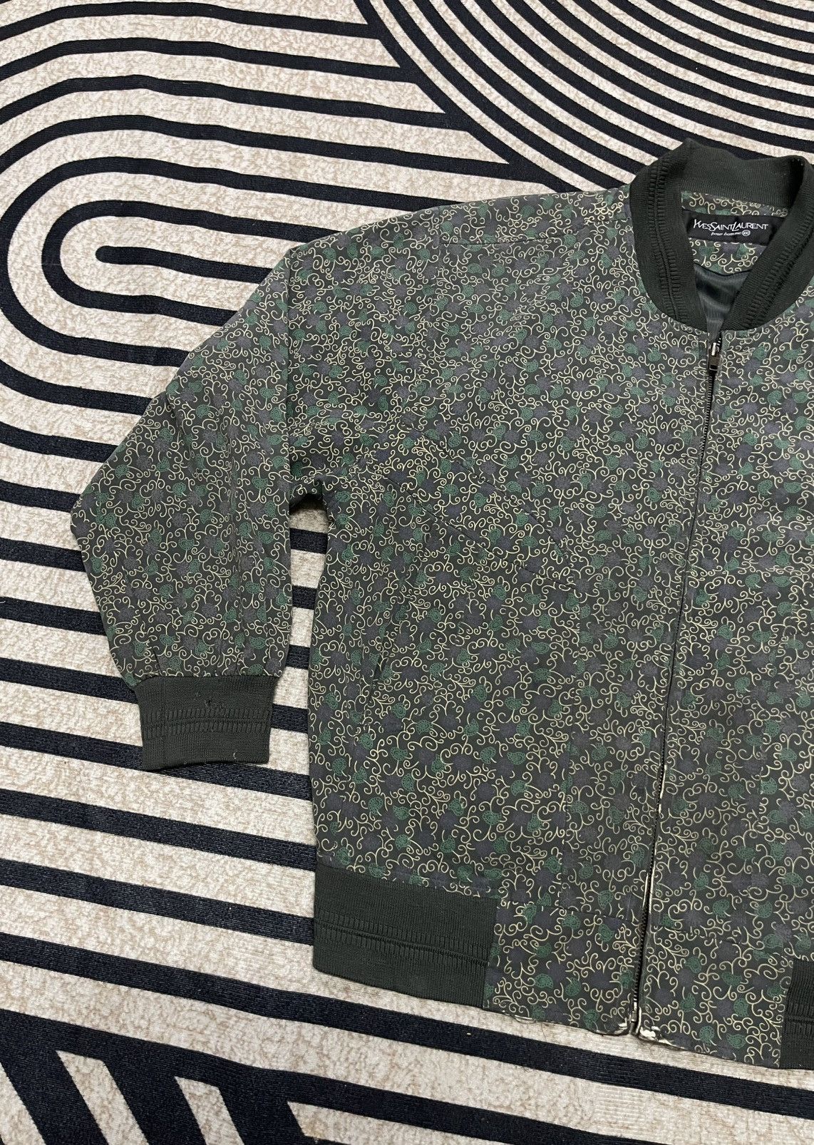 Yves Saint Laurent 90s YVES SAINT LAURENT POUR HOMME FULLPRINT ABSTRACT DESIGN Size US M / EU 48-50 / 2 - 3 Thumbnail