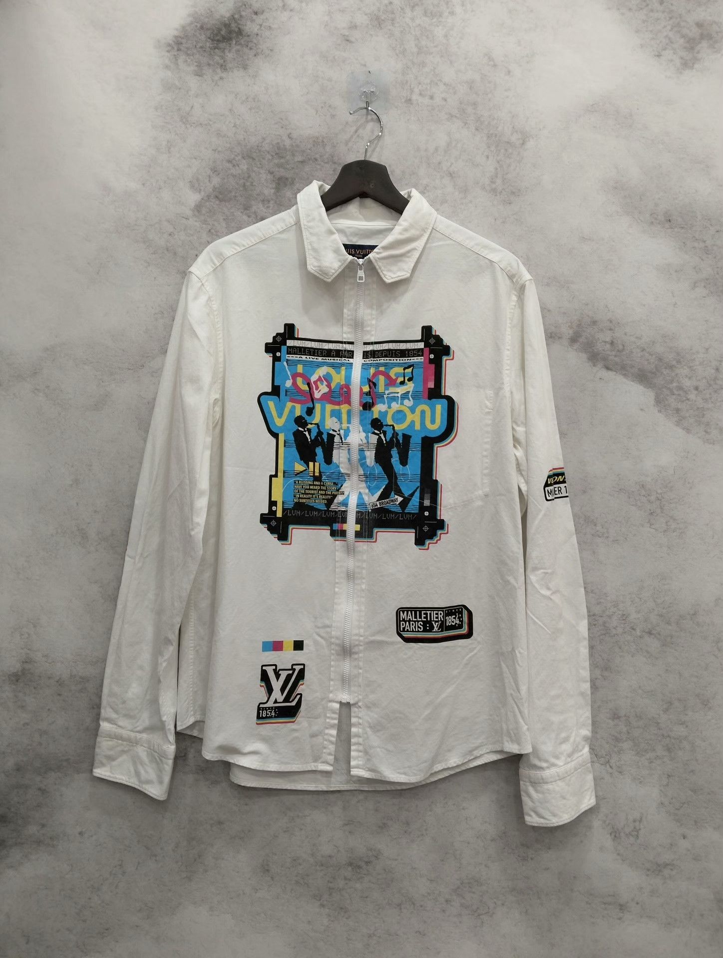 Louis Vuitton Louis Vuitton White Shirt L Men Size US L / EU 52-54 / 3 - 1 Thumbnail