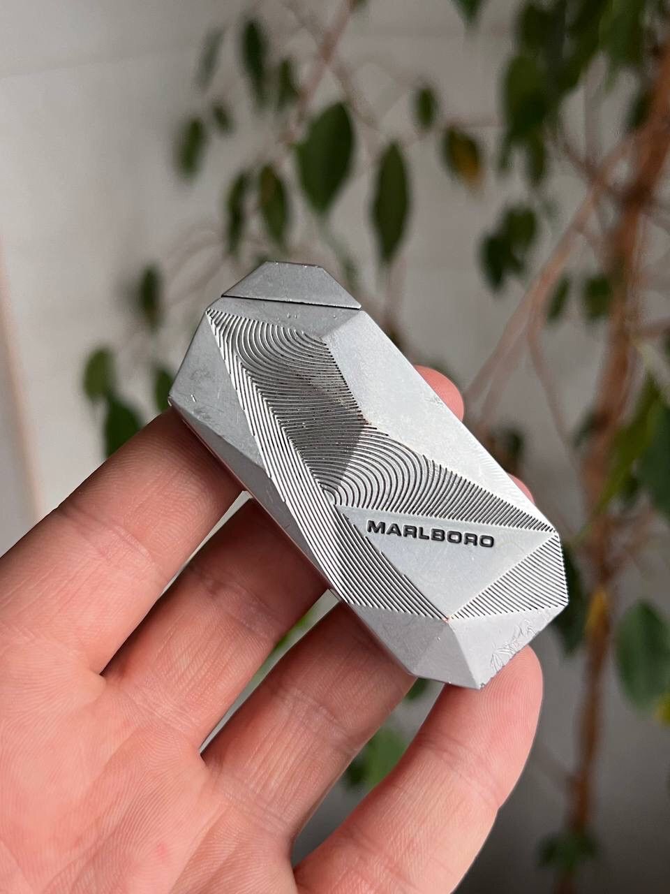 Marlboro × Vintage Y2K ELEGANCE MARLBORO GEOMETRIC METAL PUNK ROCK LIGHTER Size ONE SIZE - 1 Thumbnail