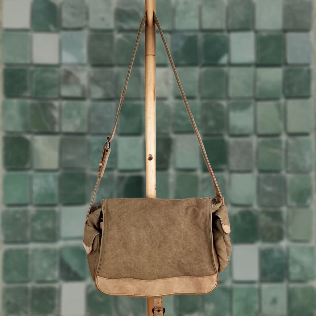 Vintage VINTAGE LL BEAN CANVAS LEATHER TRIM CROSS MESSENGER BAG Size ONE SIZE - 1 Thumbnail