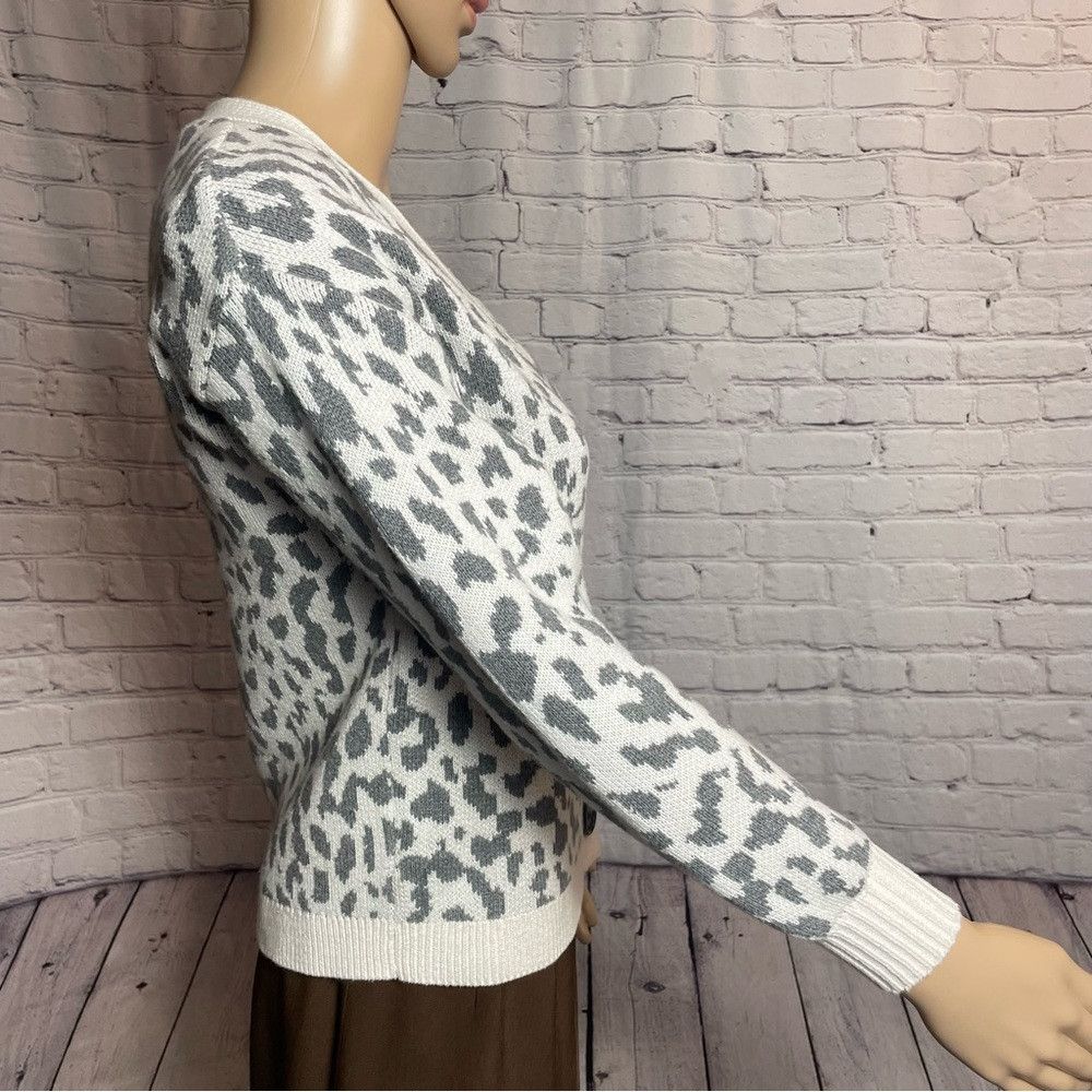 Loft New LOFT Cropped Leopard Print V-Neck Cotton Cardigan Size Size XXS / US 00 / IT 34 - 4 Thumbnail