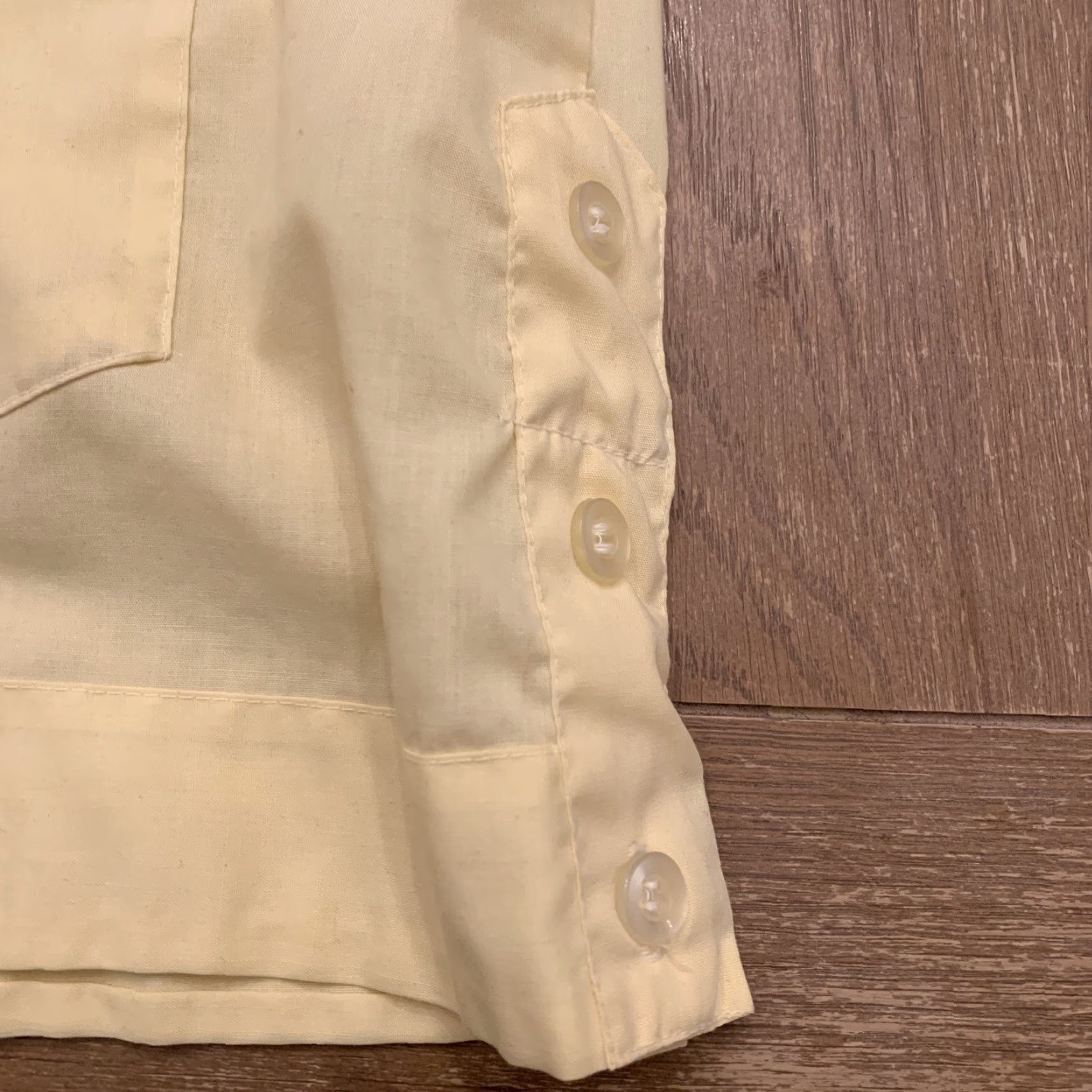 Vintage VINTAGE El Caribe Guayabera Shirt Men L Yellow 4-Pocket Cotton Blend Shirt Mens Size L Yellow Guayabera 4-Pocket Vintage 1990s? Size US L / EU 52-54 / 3 - 3 Thumbnail