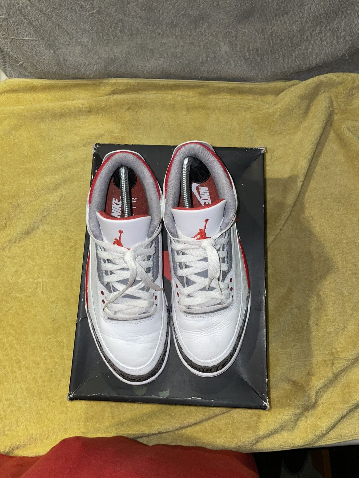 Jordan Brand Jordan 3 Fire Red Size US 7.5 / EU 40-41 - 4 Thumbnail