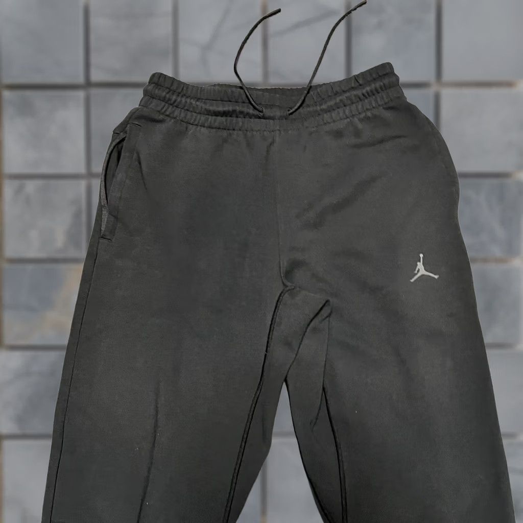 Jordan Brand Nike Air Jordan Pants Men Small Black SweatPants Fleece Jogger FV8604 Size US 29 - 1 Thumbnail