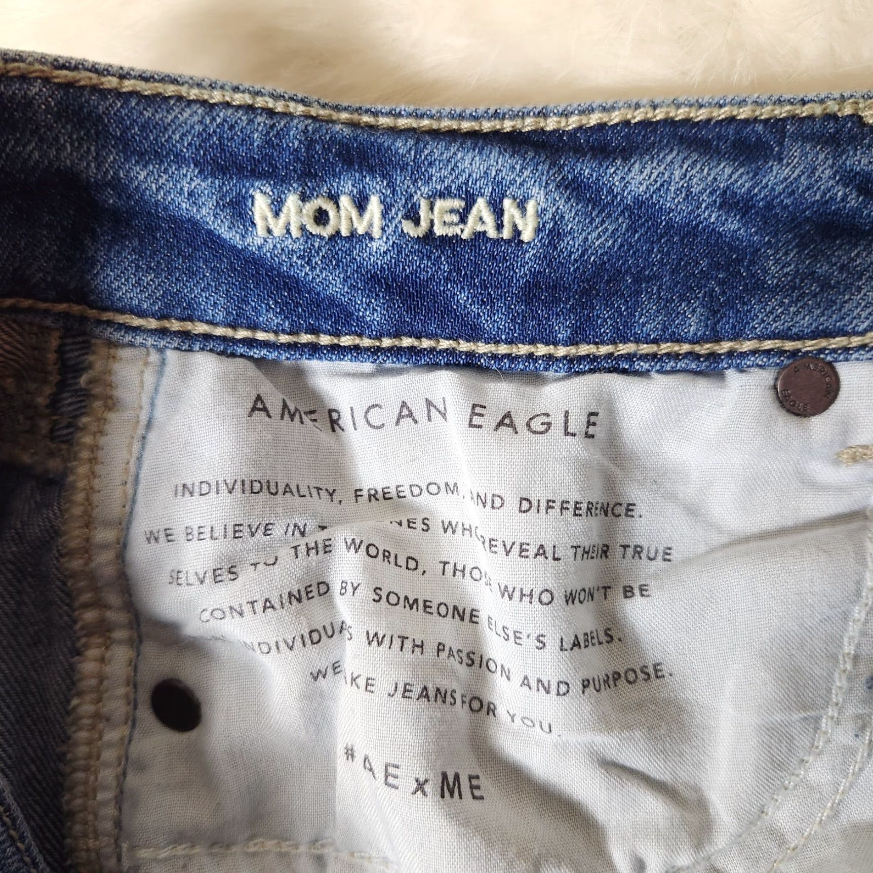 American Eagle Outfitters VINTAGE American Eagle Comfort Stretch Waistband Distressed Destroyed Mom Jeans-Size 0 Size 25" / US 0 / IT 36 - 8 Thumbnail