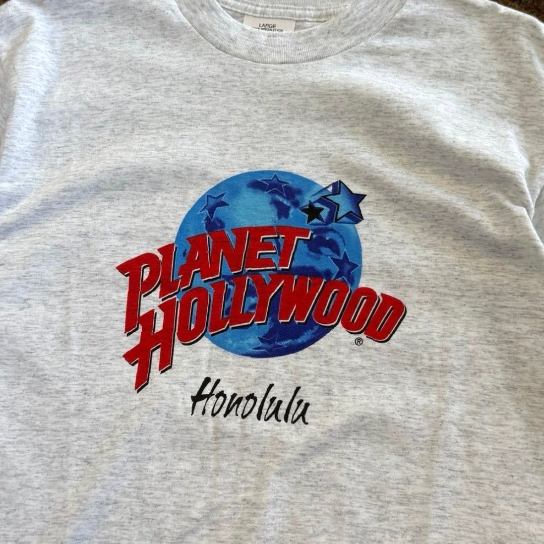 Planet Hollywood VINTAGE Planet Hollywood T-Shirt 90s Shirt Men L Gray Short Sleeve Regular Size L 1990s Honolulu Hawaii Solid Patterns Boys Girls? Size US L / EU 52-54 / 3 - 4 Thumbnail