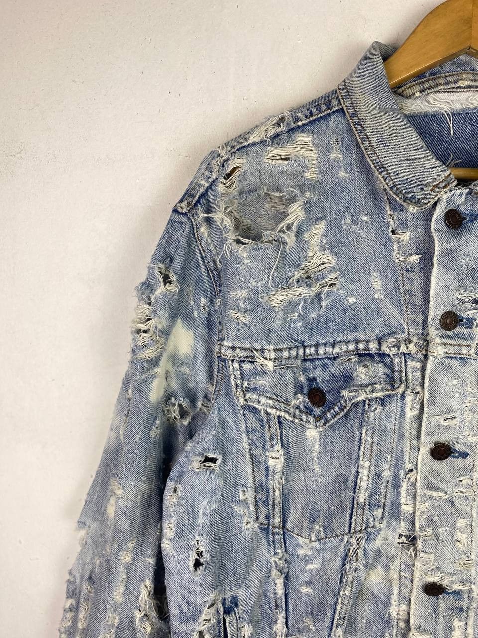 Levi's vintage levis denim jacket distressed very nice design Size US L / EU 52-54 / 3 - 4 Thumbnail