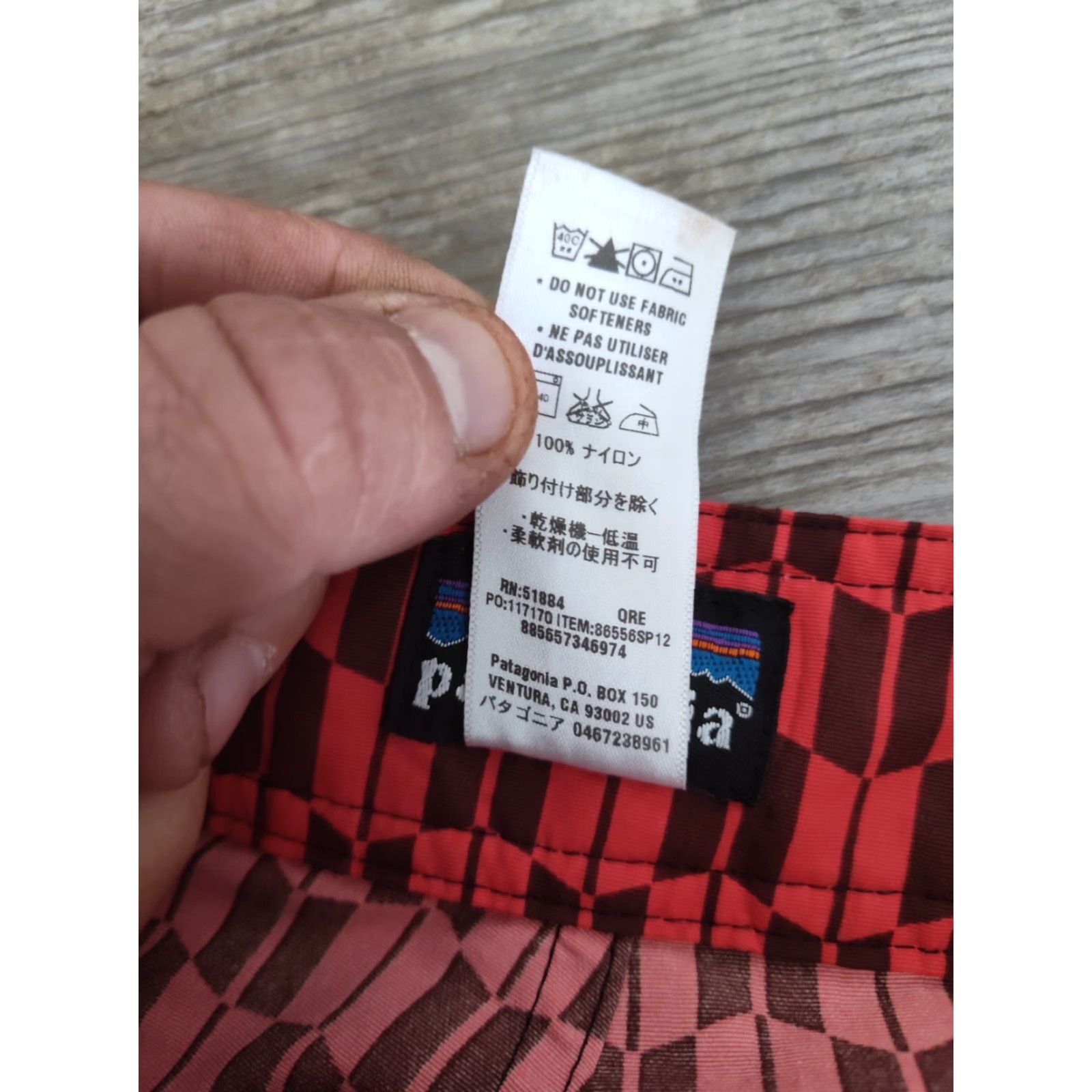 Patagonia Patagonia Wavefarer Board Shorts Quiver Glowing Ember Zip Pocket Men's Sz 36 Board Shorts Men Size US 36 / EU 52 - 7 Thumbnail