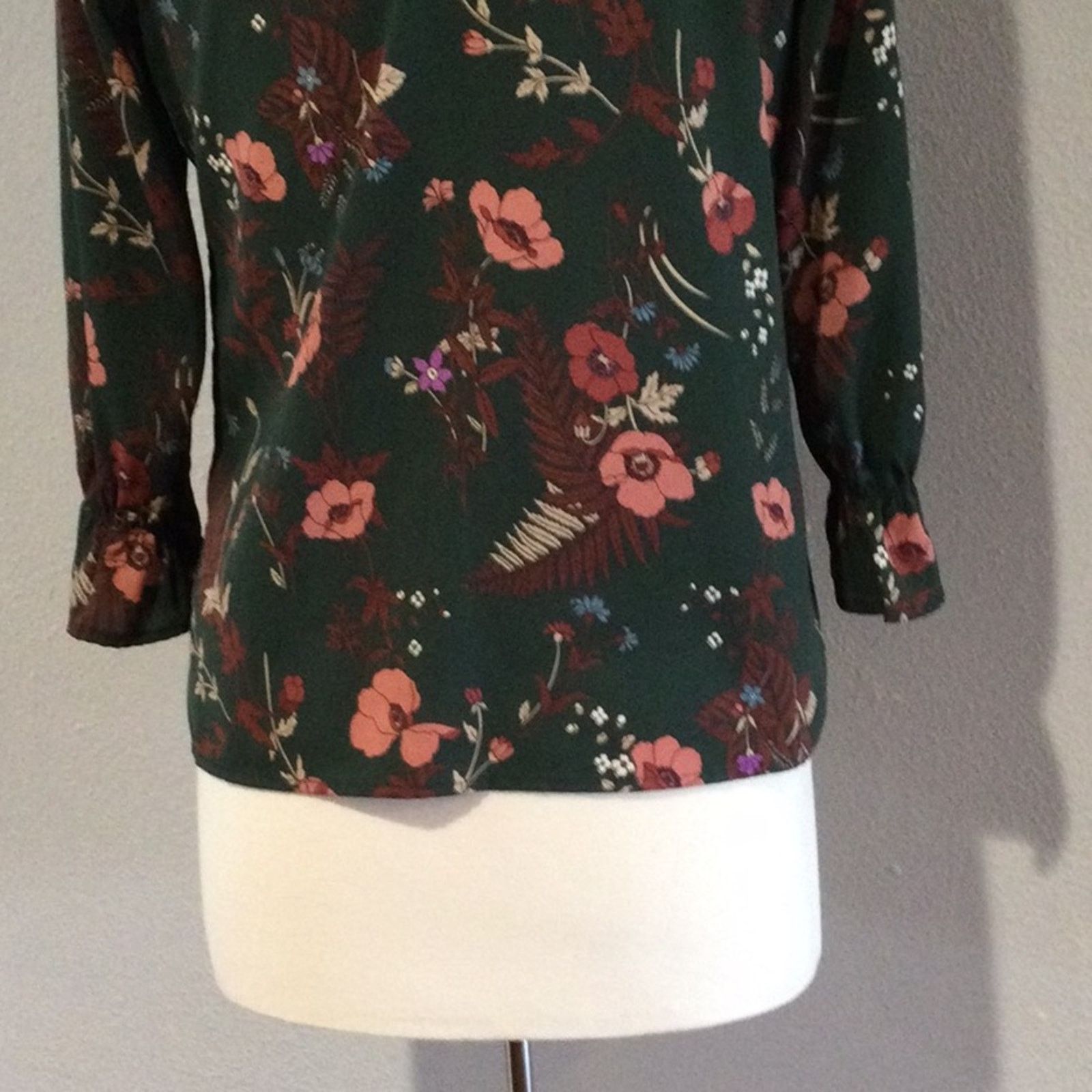 Other Skies Are Blue Floral V-Neck Keyhole Back Peplum Sleeve Sm Size S / US 4 / IT 40 - 10 Thumbnail
