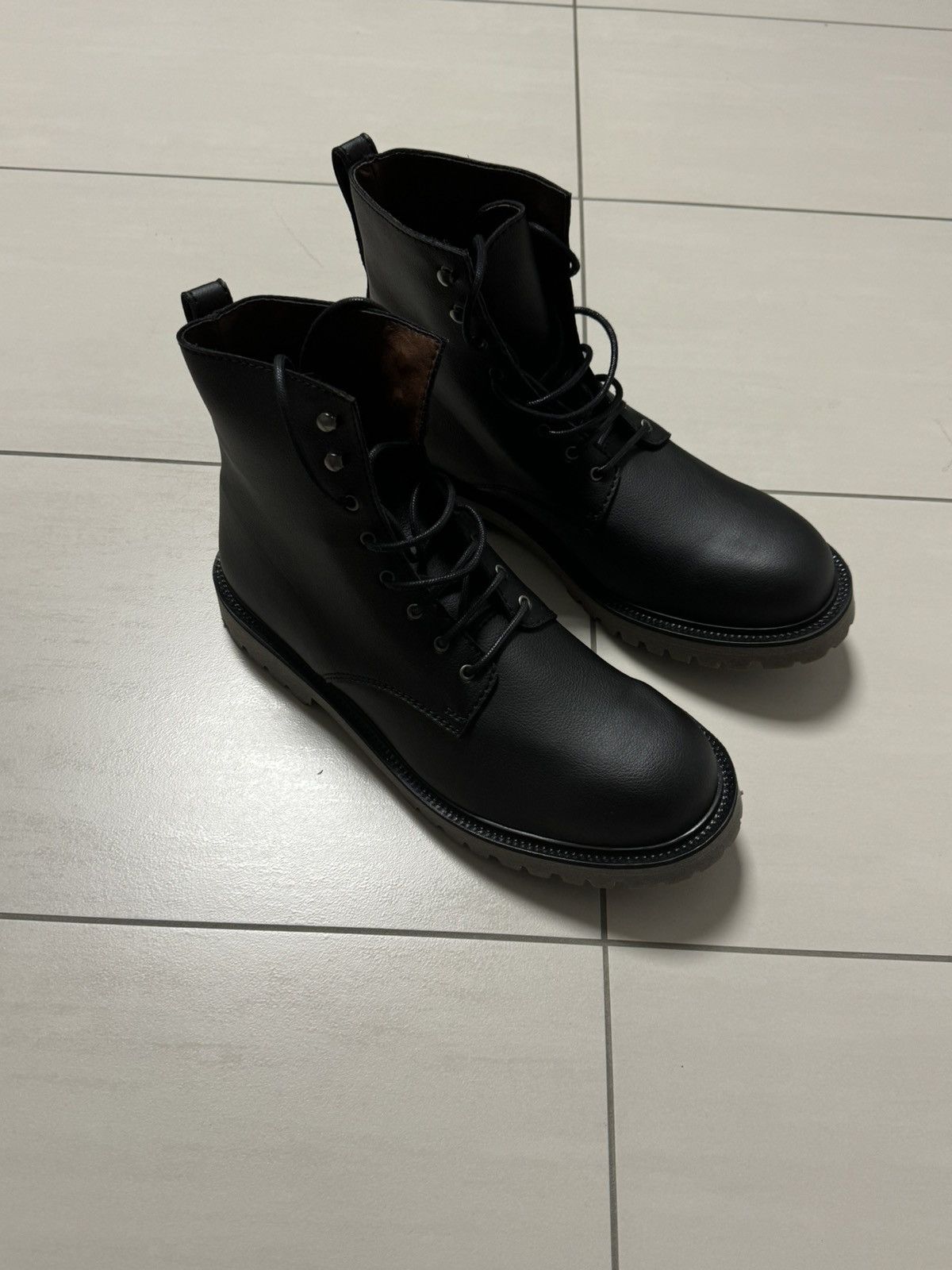 image of Ground Cover 8 Eye Boot -Gi-4301-20-121 Incl. Extras in Black, Men's