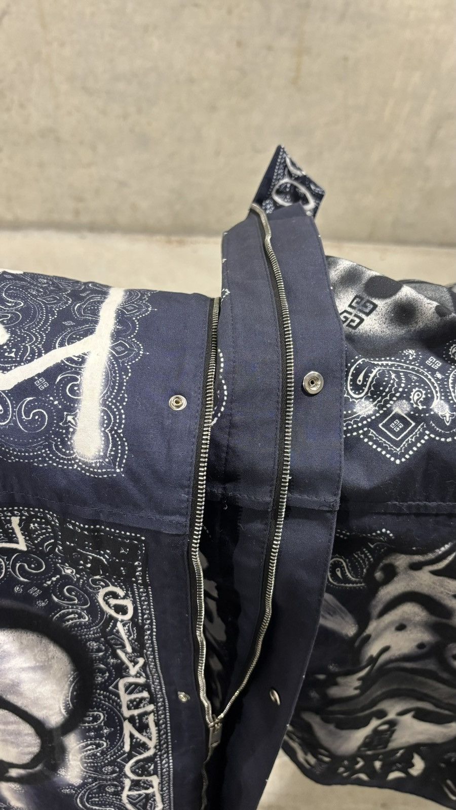 Chito × Givenchy Givenchy Chito Graffiti Bandana Button Up Size US M / EU 48-50 / 2 - 13 Thumbnail