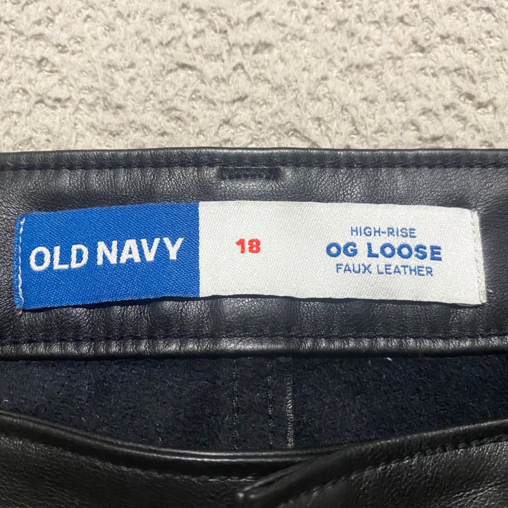 Old Navy Old Navy Pants Womens 18 Black High-Rise OG Loose Straight Faux Leather Vegan Pants Womens 18 Black High-Rise OG Loose Straight Faux Leather Vegan Size 40" / US 18 - 3 Thumbnail