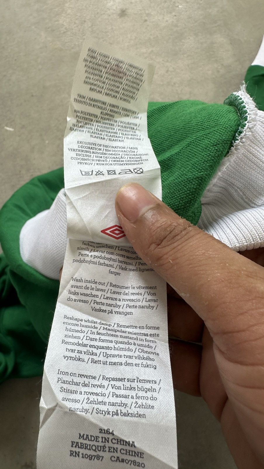 Umbro × Vintage UMBRO X NEW YORK COSMOS RETRO SWEATER Size US M / EU 48-50 / 2 - 6 Thumbnail