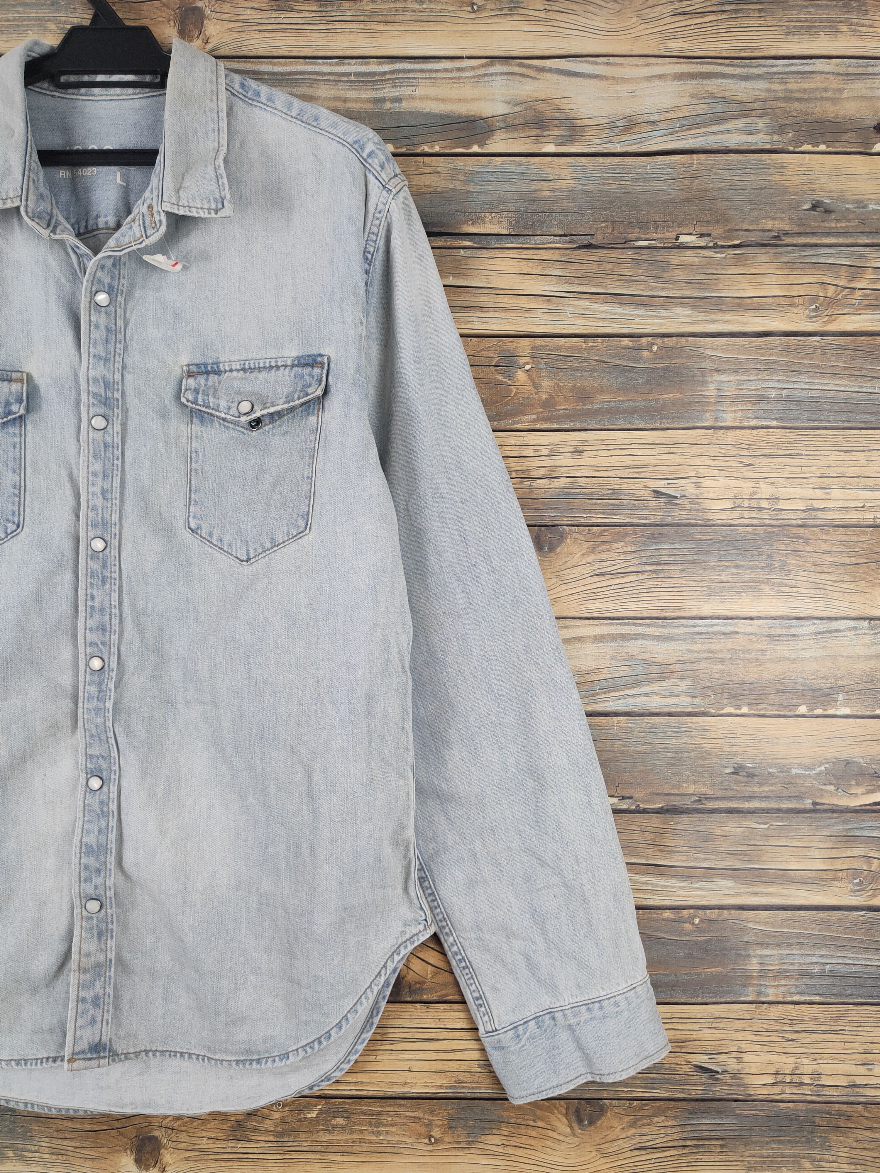 Gap DL Light Blue Denim Button Ups #531 Size US L / EU 52-54 / 3 - 5 Thumbnail