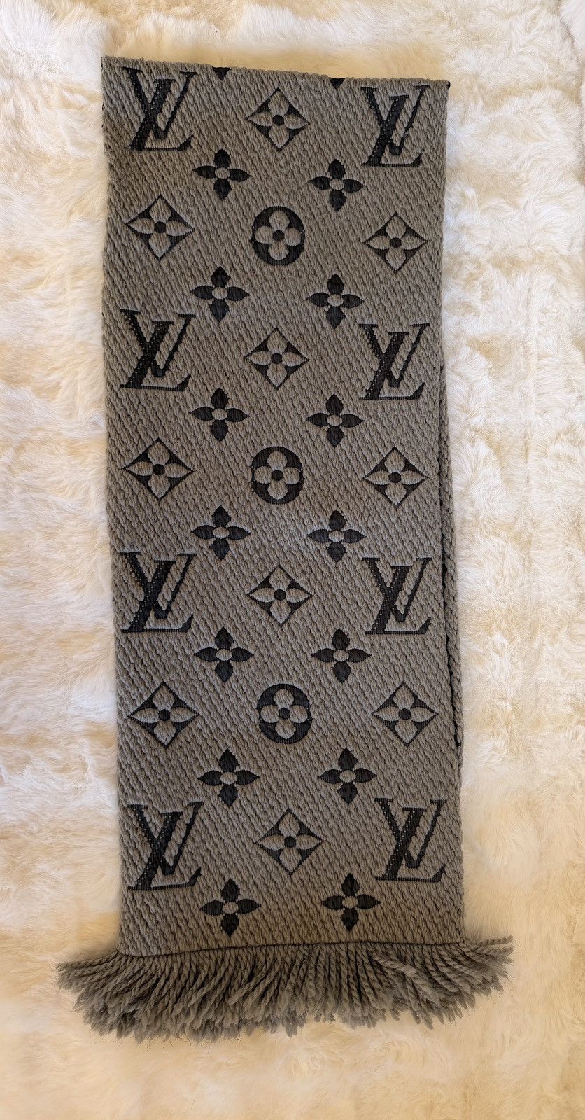 Louis Vuitton Louis Vuitton Logomania Monogram Wool Silk Scarf Reversible Size ONE SIZE - 1 Thumbnail