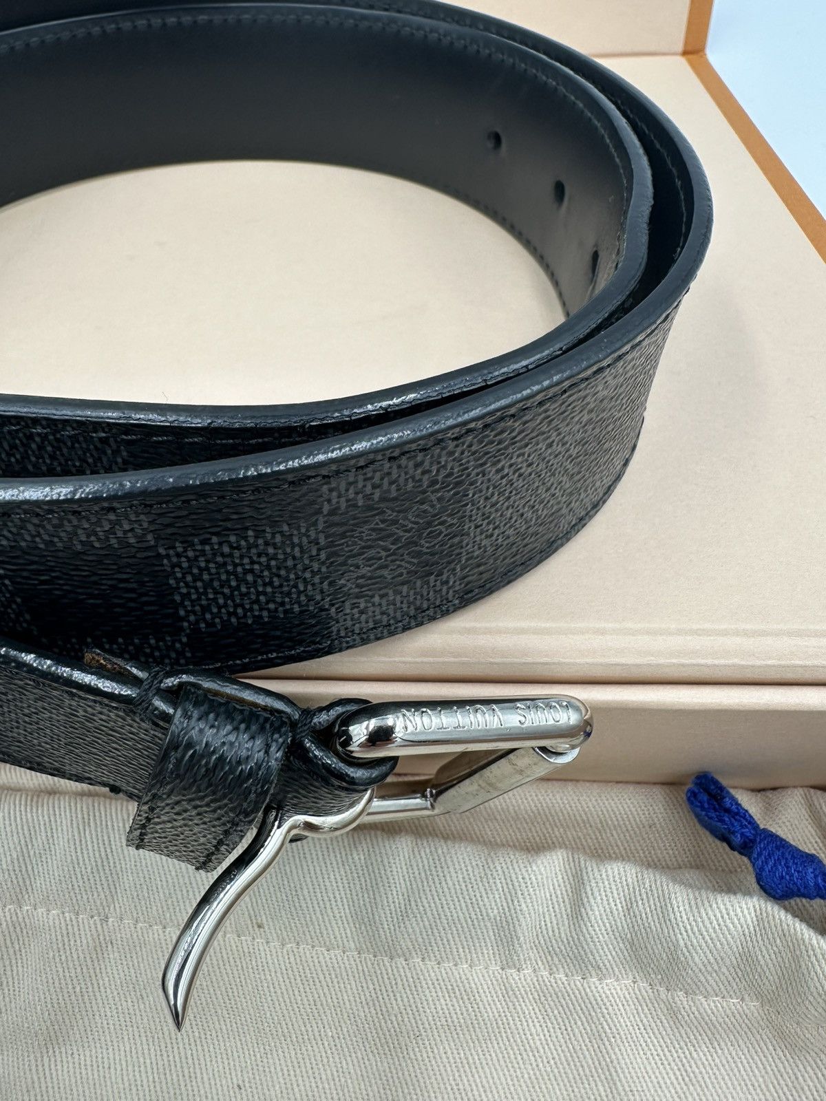 Louis Vuitton Louis Vuitton Damier Belt Bag Waist Bag Size ONE SIZE - 14 Thumbnail