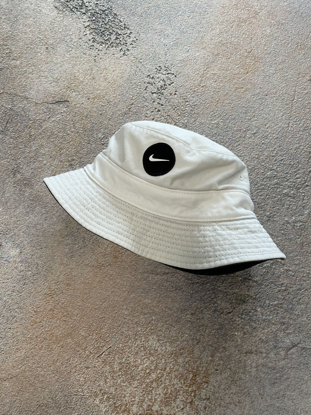 Nike Vintage Nike Bucket Hat Center Swoosh Size ONE SIZE - 2 Thumbnail