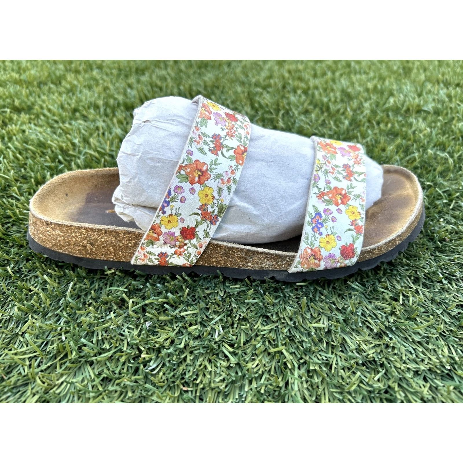 Birkenstock Betula Birkenstock White Floral Quito Sandals EU 36 L5 Strap Slides Spring Women Size US 5 / IT 35 - 6 Thumbnail