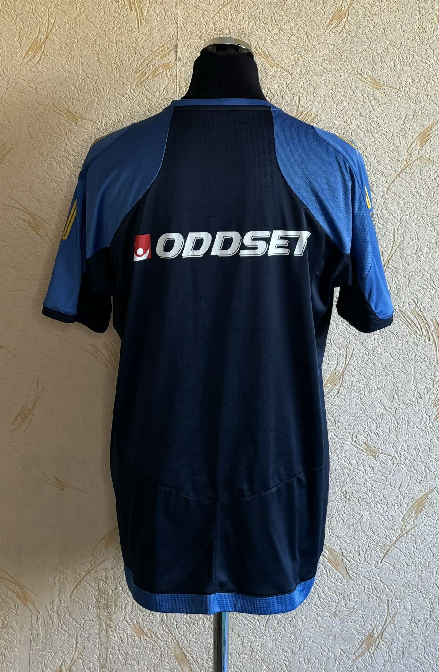 Umbro Sweden 2008 Umbro Oddset Training Jersey size. L Size US L / EU 52-54 / 3 - 2 Thumbnail