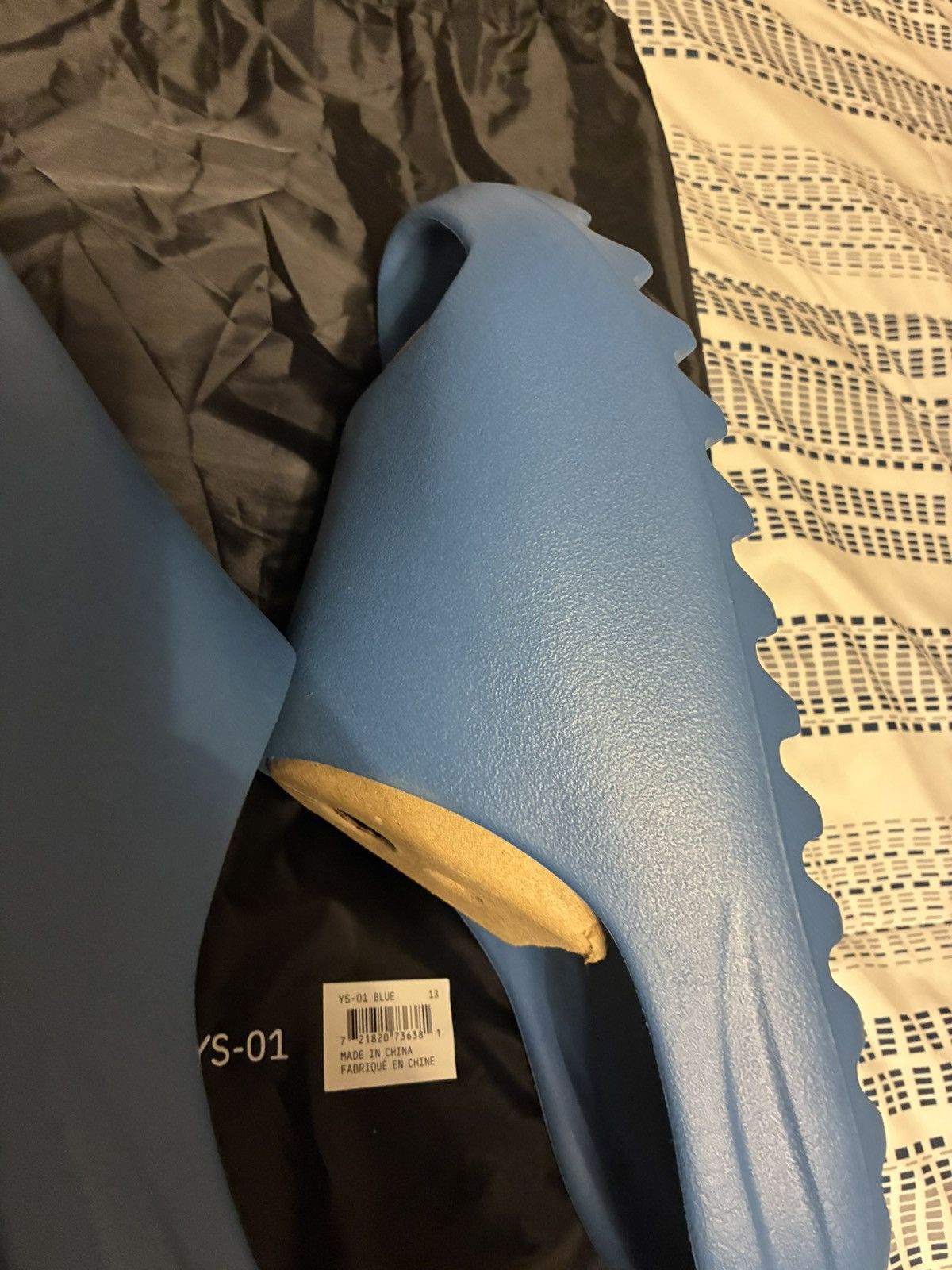 Yeezy Yeezy Slides Blue DEADSTOCK Size US 13 / EU 46 - 3 Thumbnail