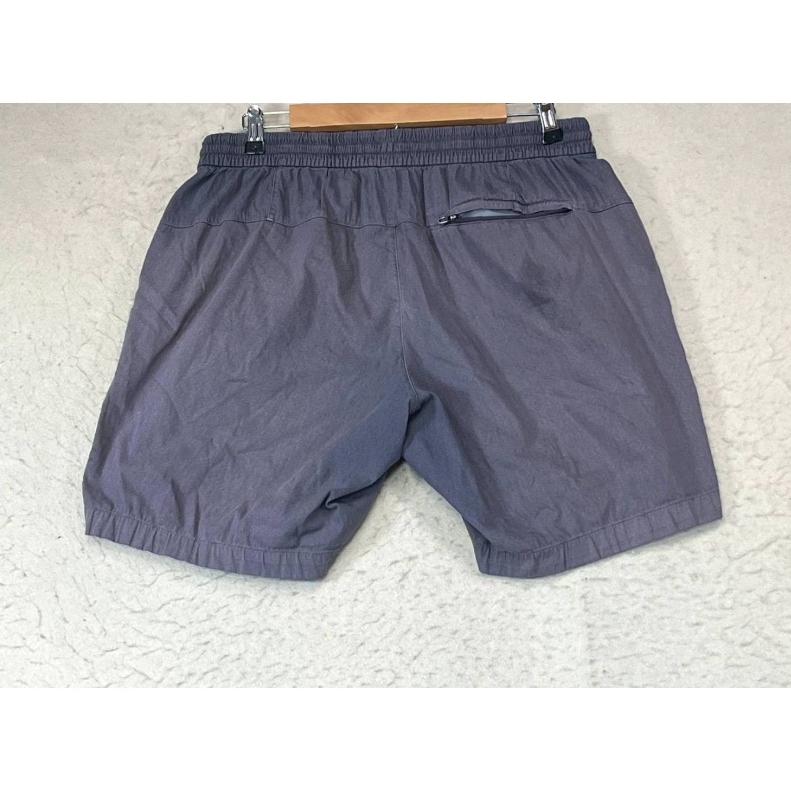 Lululemon Lululemon Linerless Shorts Gray Men’s Medium Athletic Drawstring Inseam 7 in Cross Training Gym Running Lightweight Size US 31 - 2 Thumbnail