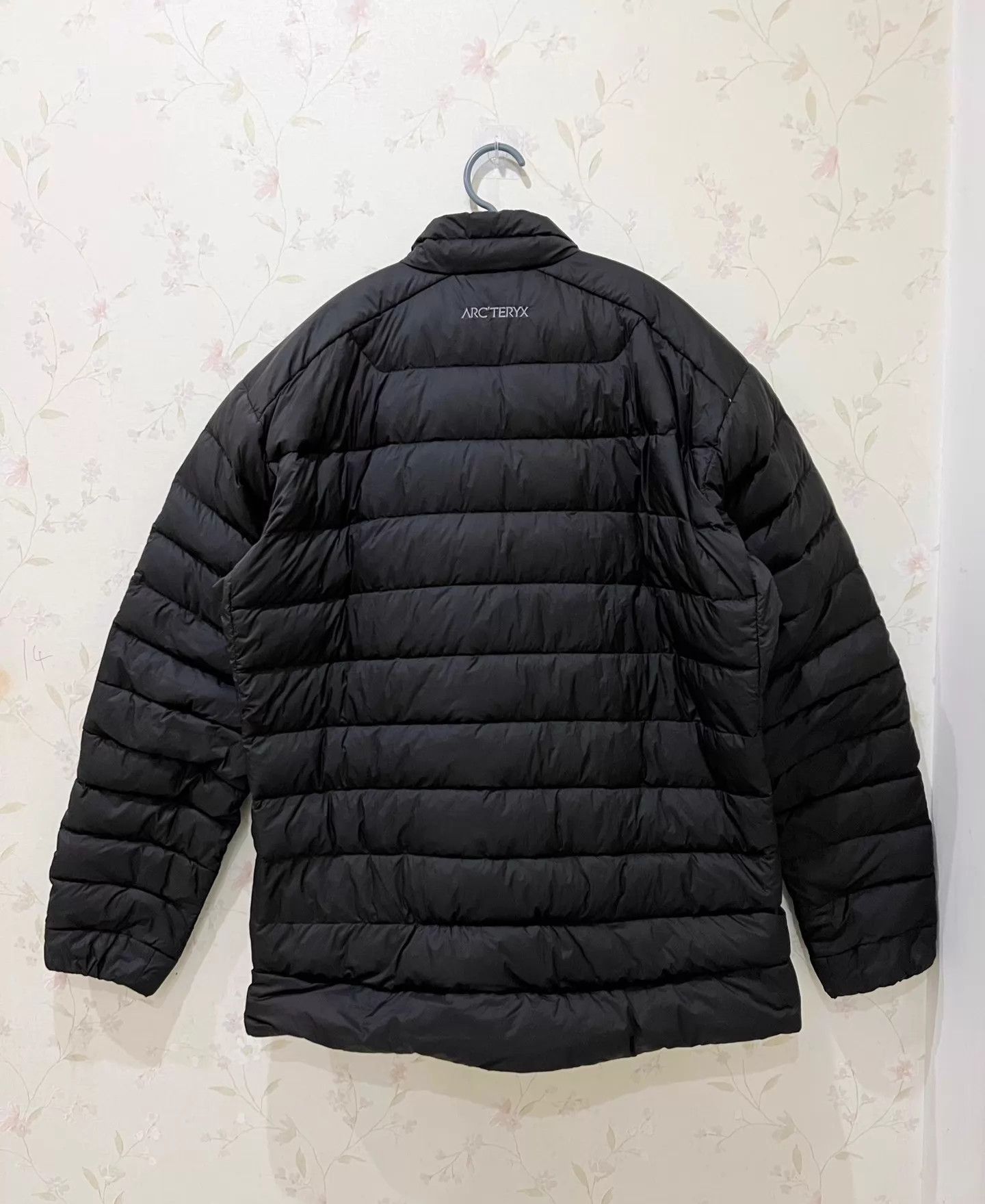 Arc'teryx Arcteryx Cerium L Embroidered Logo Collar Down 99New Size US L / EU 52-54 / 3 - 2 Thumbnail