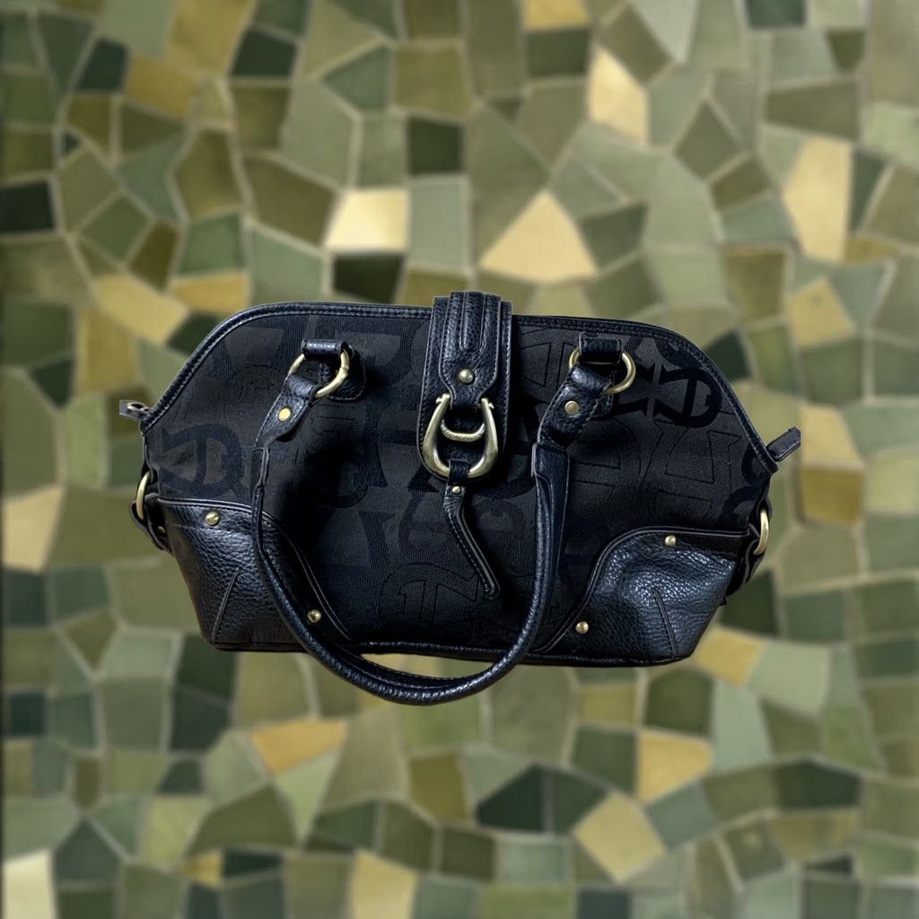 Etienne Aigner Etienne Aigner Women's Shoulder Bag Brown Leather Zip Closure Double Handles Gold Hardware 90s Vintage-Inspired Size ONE SIZE - 1 Thumbnail
