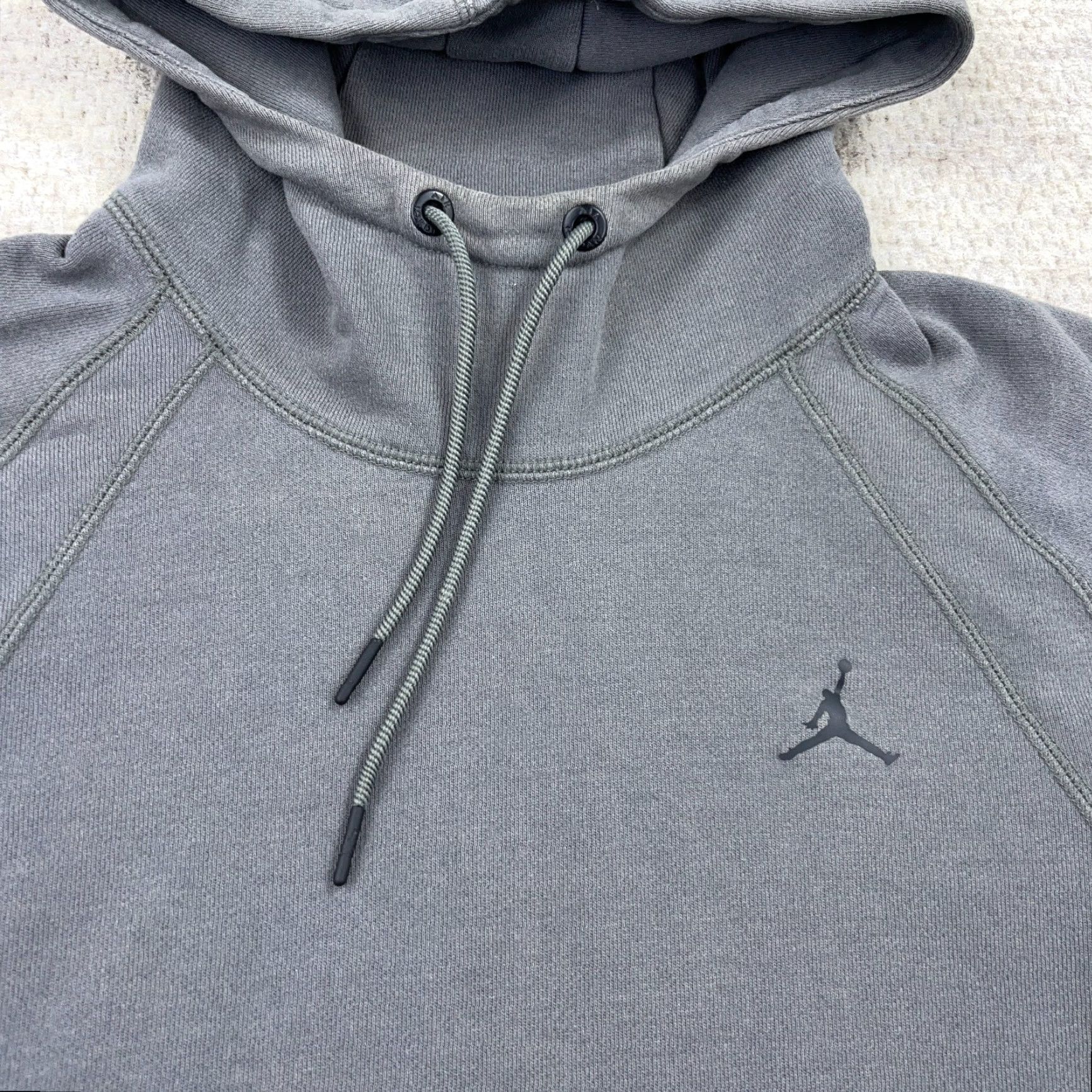 Jordan Brand Jordan Hoodie Men L Gray Black Sweatshirt Jump Man Air Y2K Adult Mock Neck Hooded Graphic Print Pockets Logo Size US L / EU 52-54 / 3 - 6 Thumbnail