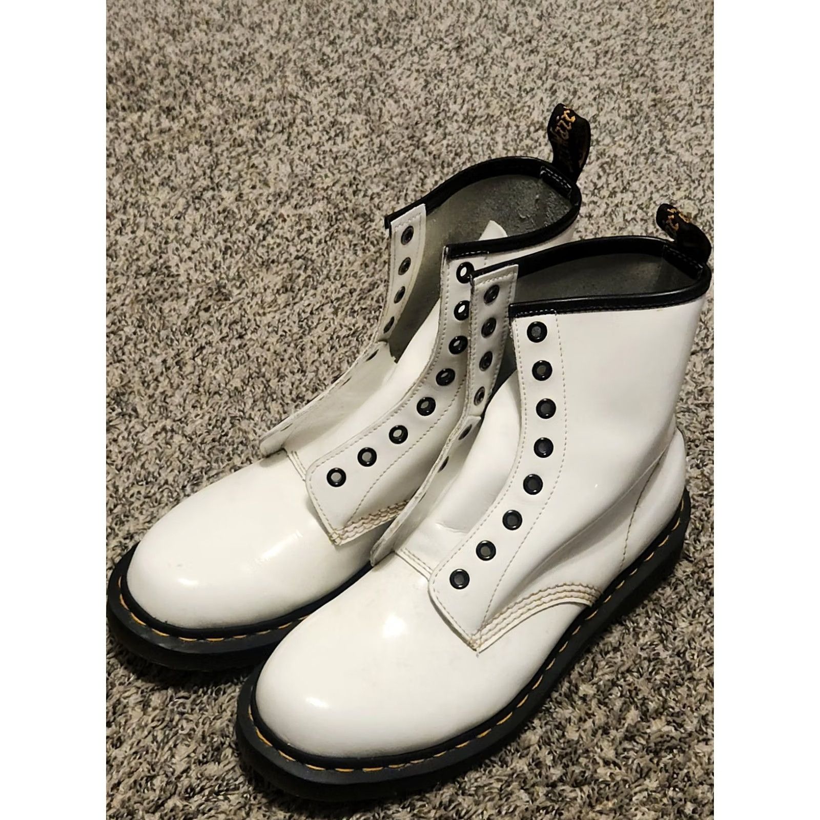 Dr. Martens Dr. Martens Zavala 8 Eyelet Combat Boot White Size WMS 10/MENS 9 EUC Leather Boot Size US 8 / IT 38 - 2 Thumbnail