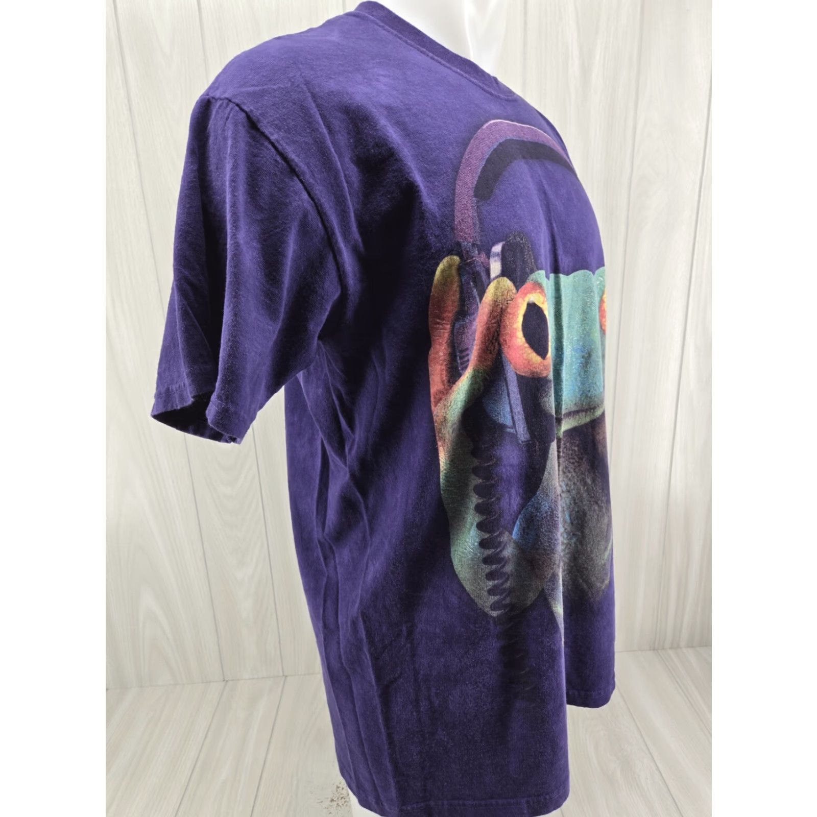 The Mountain VINTAGE The Mountain Rainforest Cafe Manimals Frog Purple T-Shirt Size L Unisex Adults Short Sleeve Crew Neck 2011 Graphic Tee Size US L / EU 52-54 / 3 - 7 Thumbnail