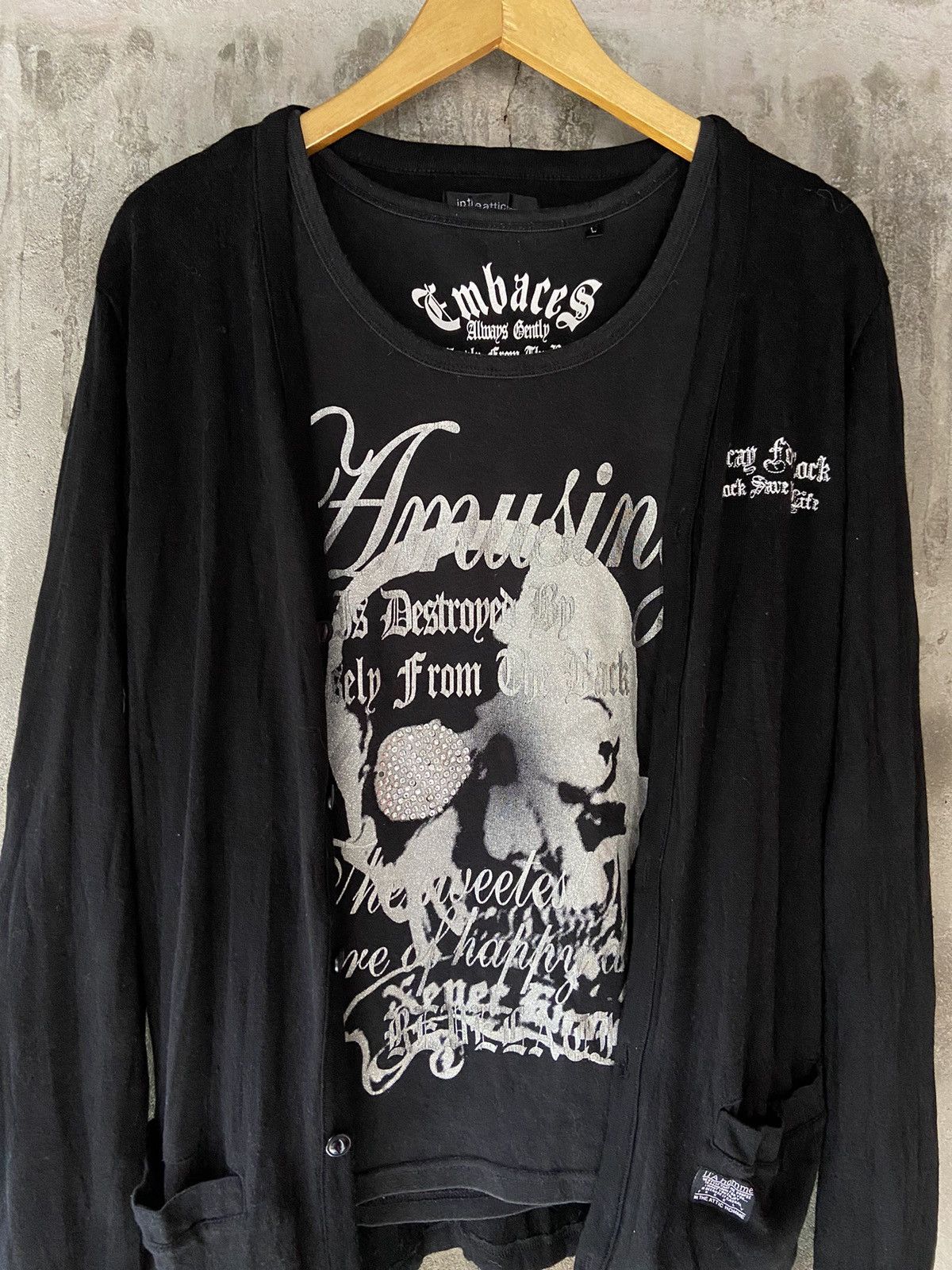 In The Attic IN THE ATTIC KNIT 2 IN 1 EMBARES SKULL TEE Size US M / EU 48-50 / 2 - 3 Thumbnail