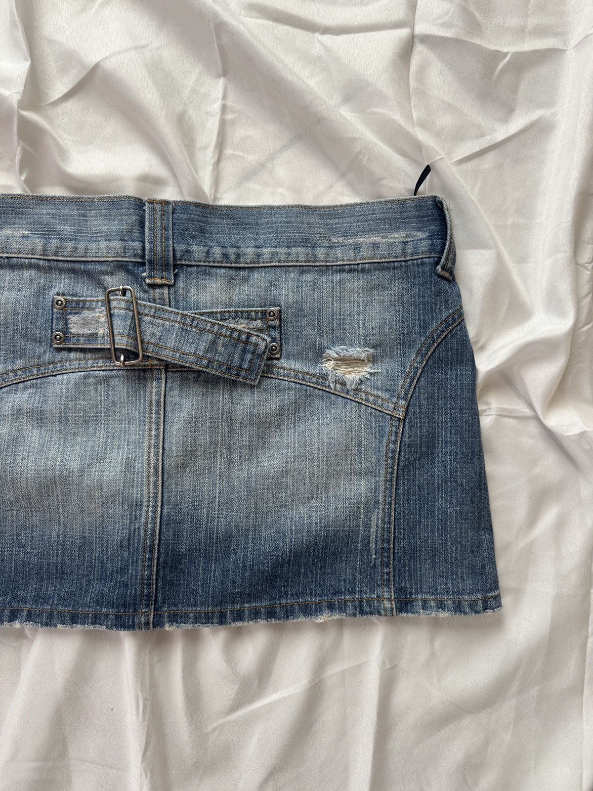 Hysteric Glamour Opium Y2K Bondage Distressed Washed Denim Mini Skirt Size 32" / US 10 / IT 46 - 7 Thumbnail
