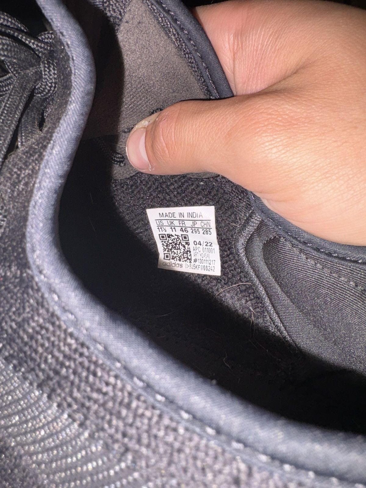 Yeezy Yeezy Boost 350 V2 onyx color way Size US 11 / EU 44 - 10 Thumbnail