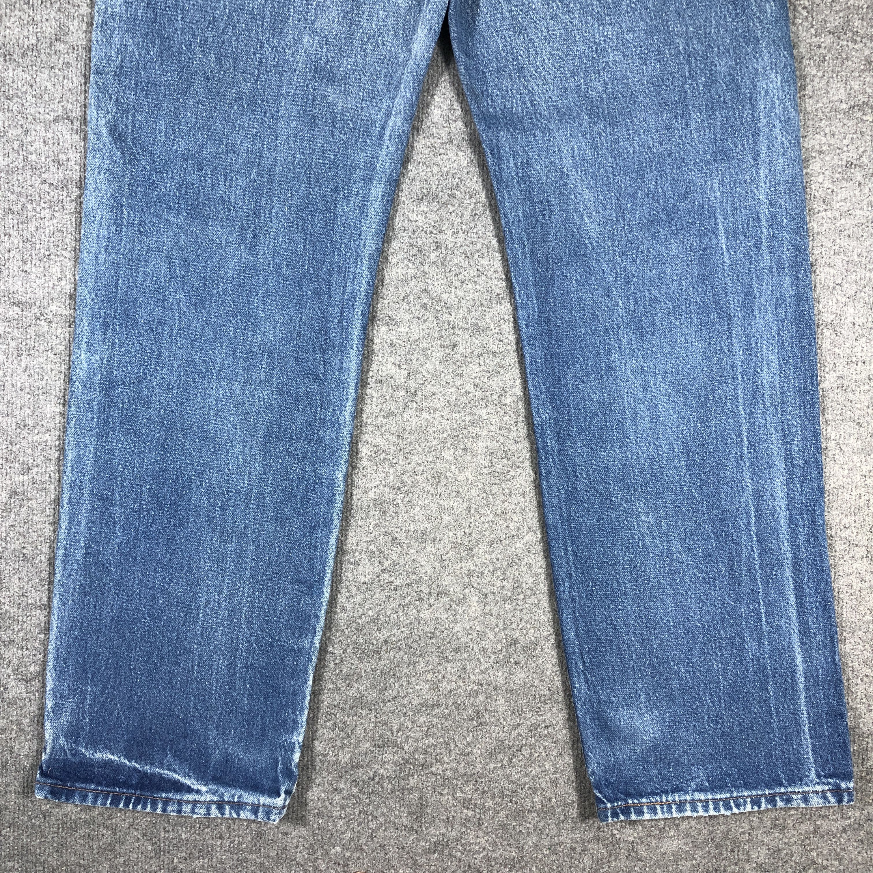 Vintage × Wrangler Vintage Wrangler Light Blue Wash Jeans L711 Size US 33 - 7 Thumbnail