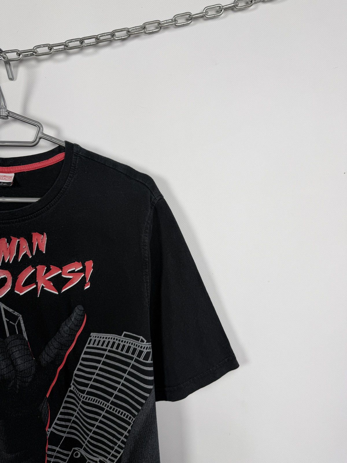 Marvel Comics Spider Man Rocks Marvel Graphic T-Shirt Big Print Comic Tee Size US XL / EU 56 / 4 - 2 Thumbnail