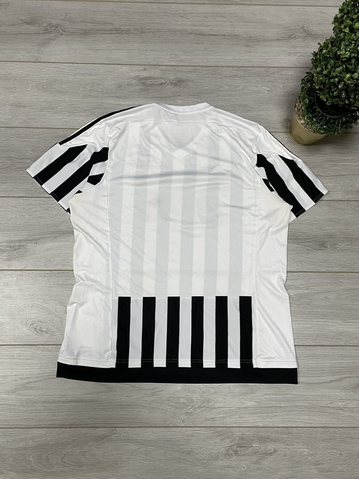 Adidas Adidas Juventus 2015 Jersey Jeep striped Size US XL / EU 56 / 4 - 9 Thumbnail