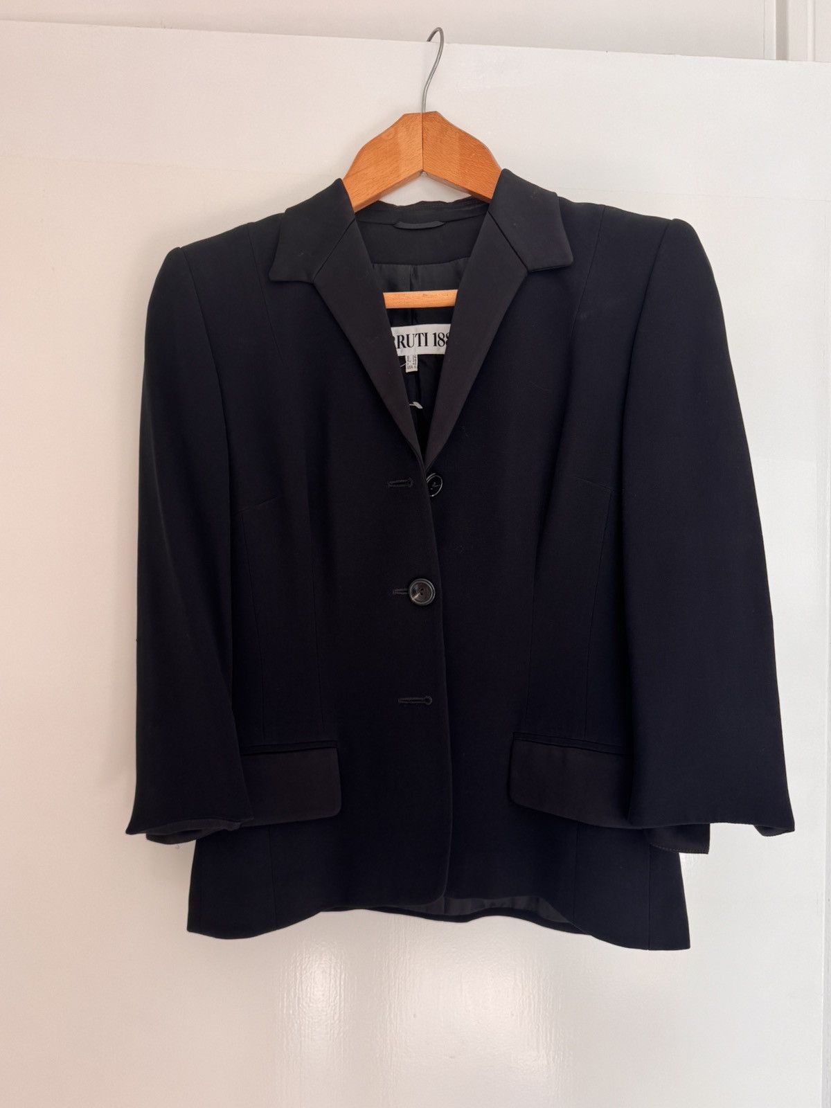 Cerruti 1881 Vintage Cerrutti 1881 Blazer Satin Detail Minimalist Size M / US 6-8 / IT 42-44 - 4 Thumbnail
