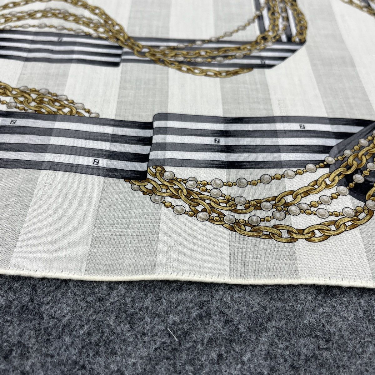 Vintage Fendi Handkerchief / Neckerchief / Headscarf B1777 Size ONE SIZE - 4 Thumbnail