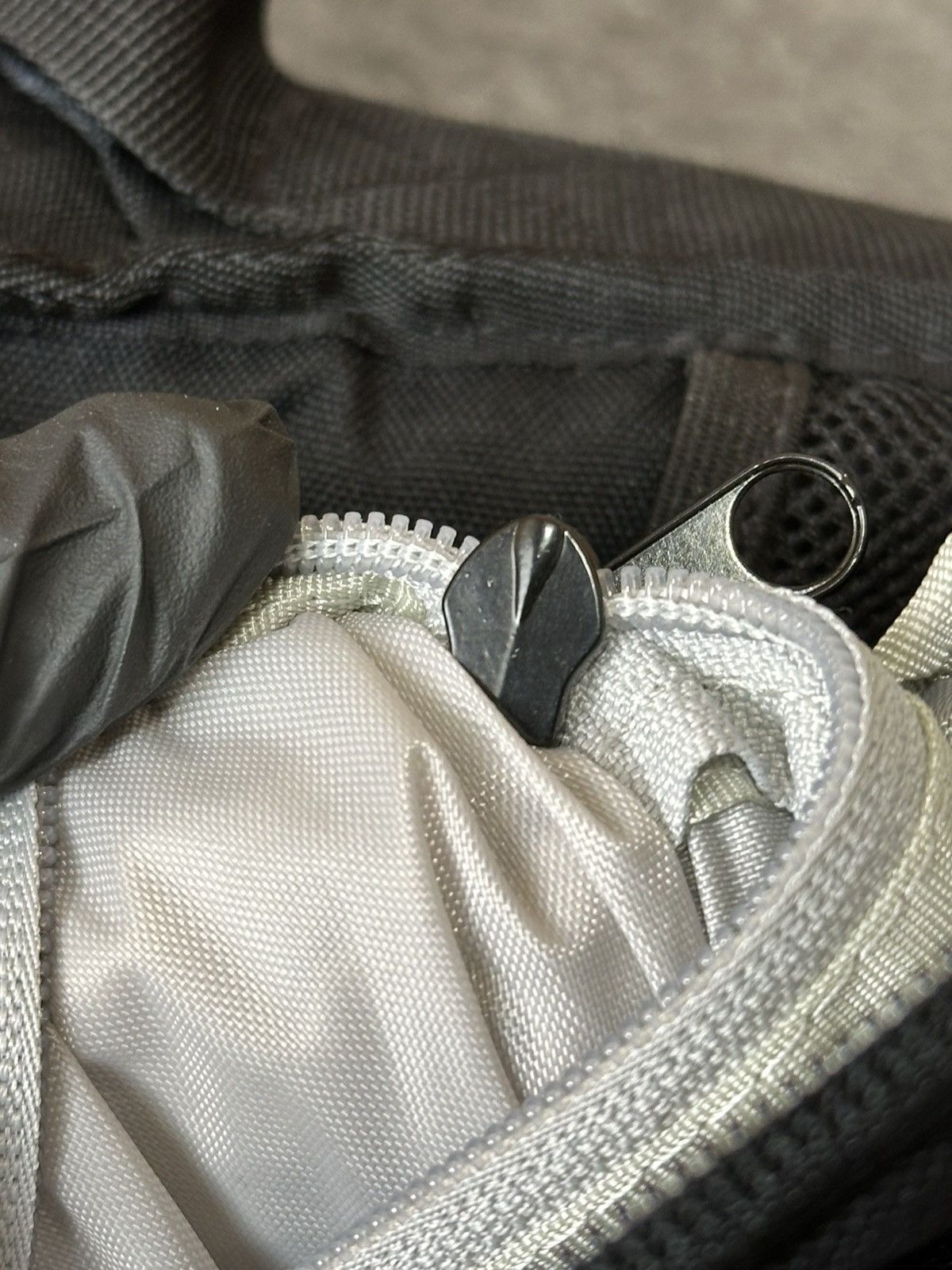 Nike Nike Cordura messenger bag with an adjustable strap. Size ONE SIZE - 17 Thumbnail
